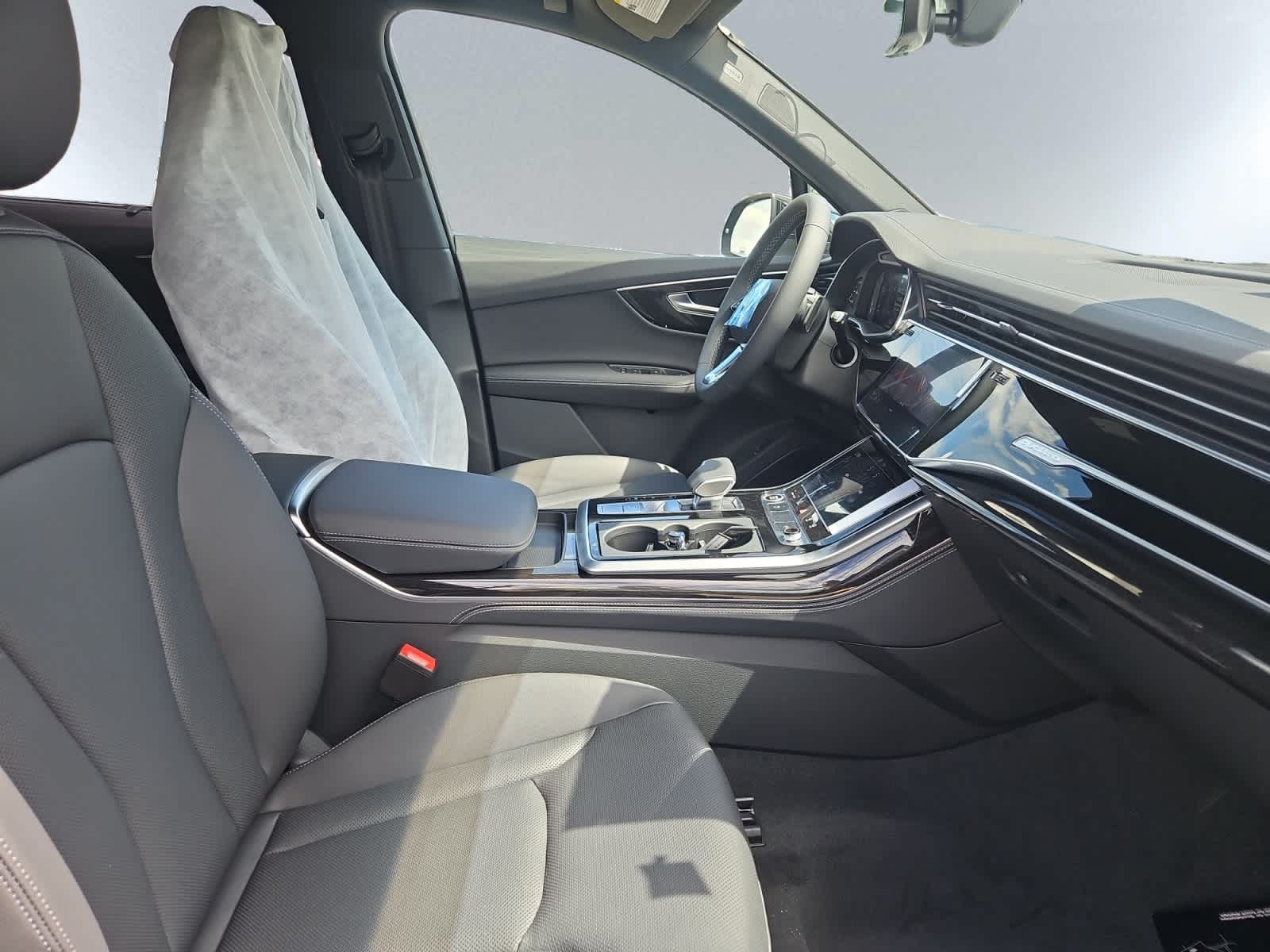 new 2025 Audi Q7 car, priced at $76,705