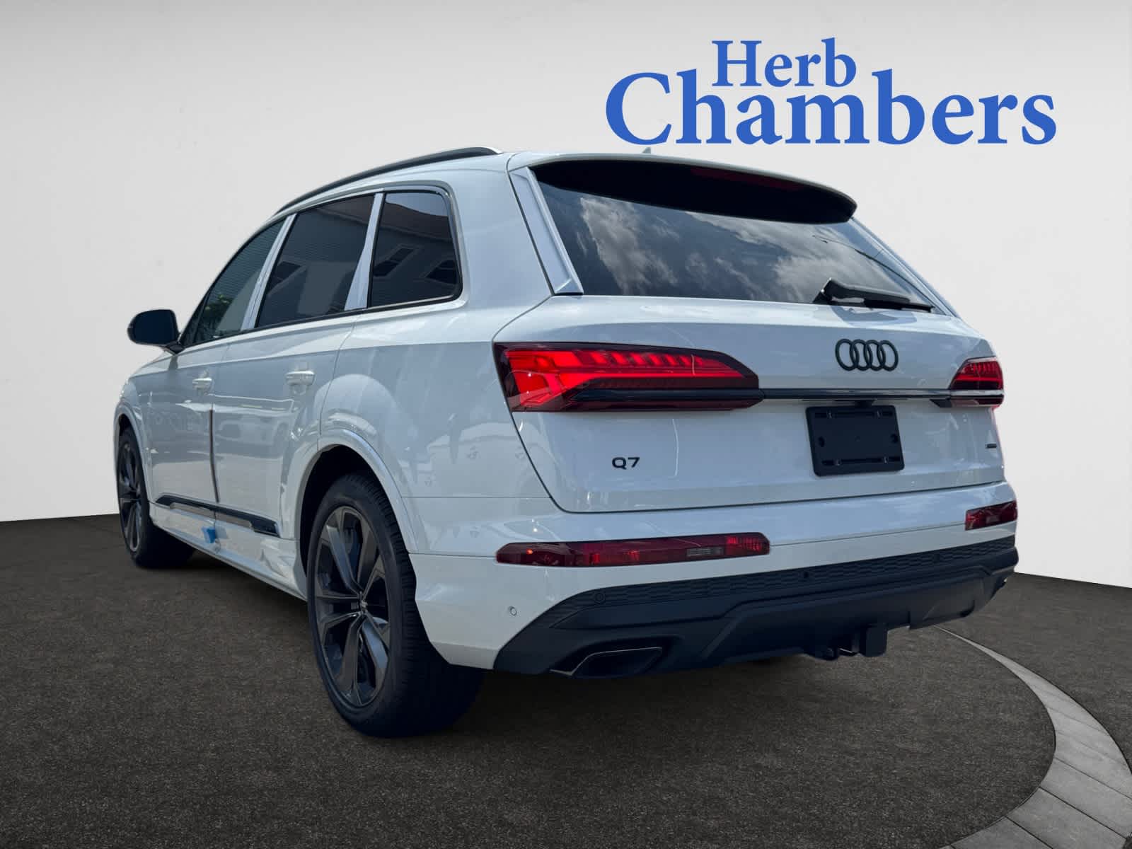 new 2025 Audi Q7 car, priced at $95,415