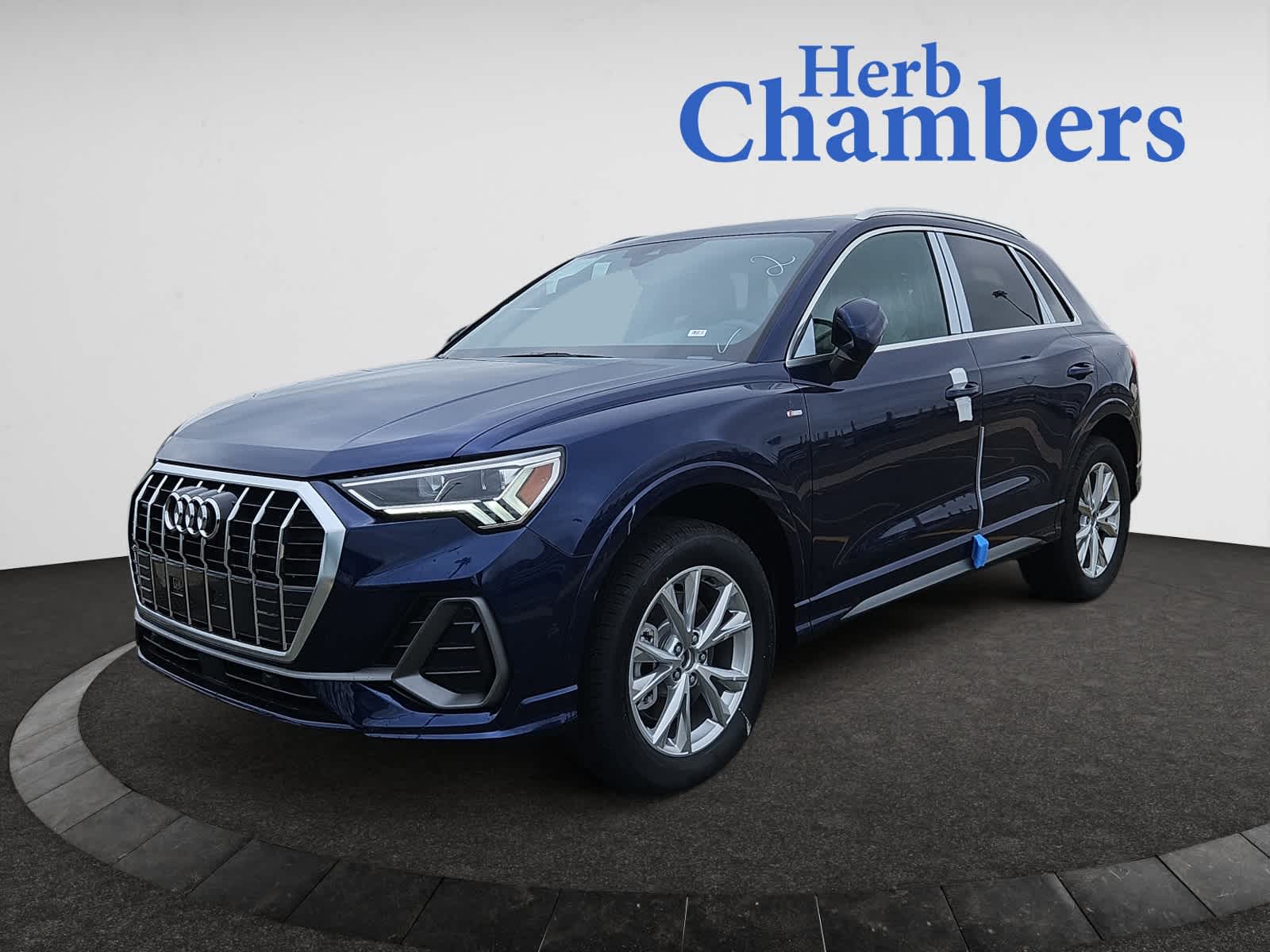 new 2025 Audi Q3 car, priced at $44,060