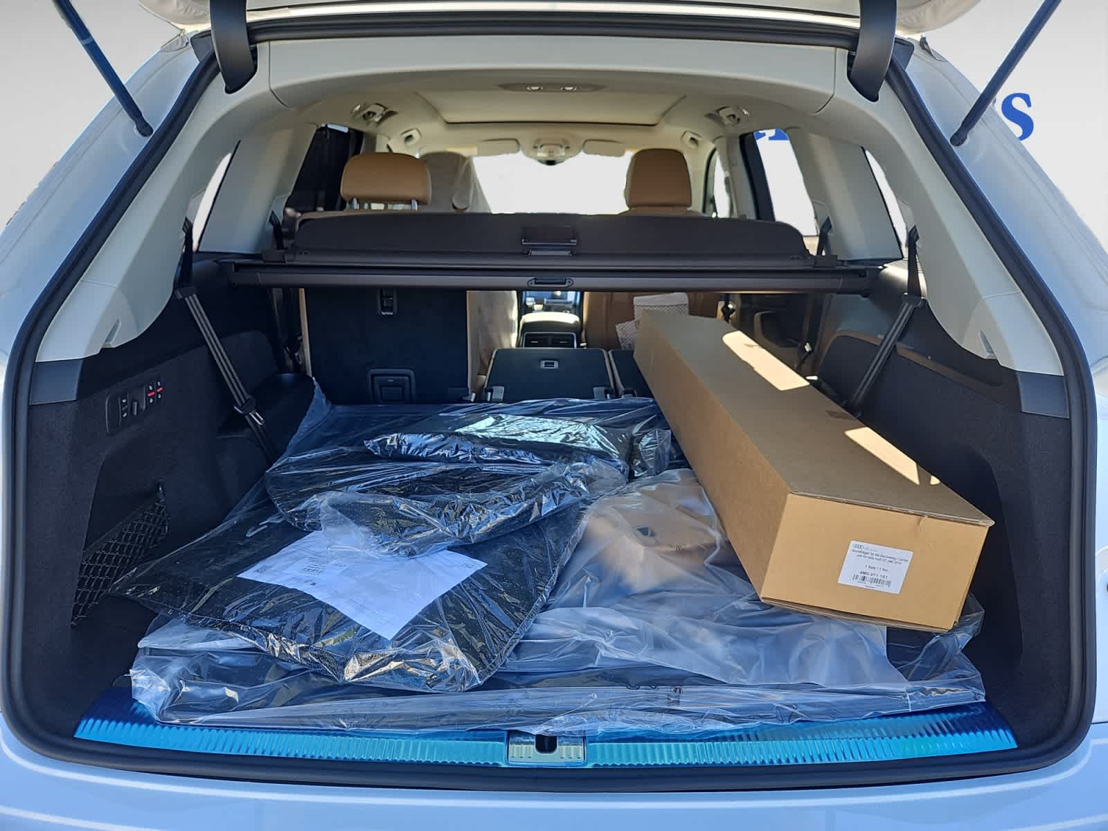 new 2025 Audi Q7 car, priced at $76,990