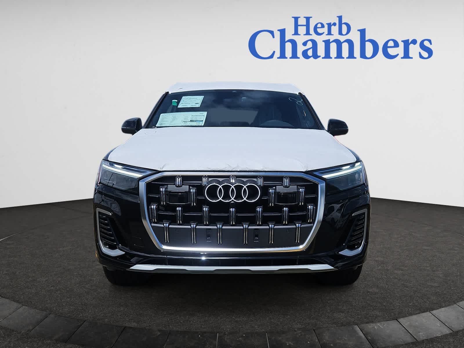 new 2025 Audi Q7 car, priced at $76,705