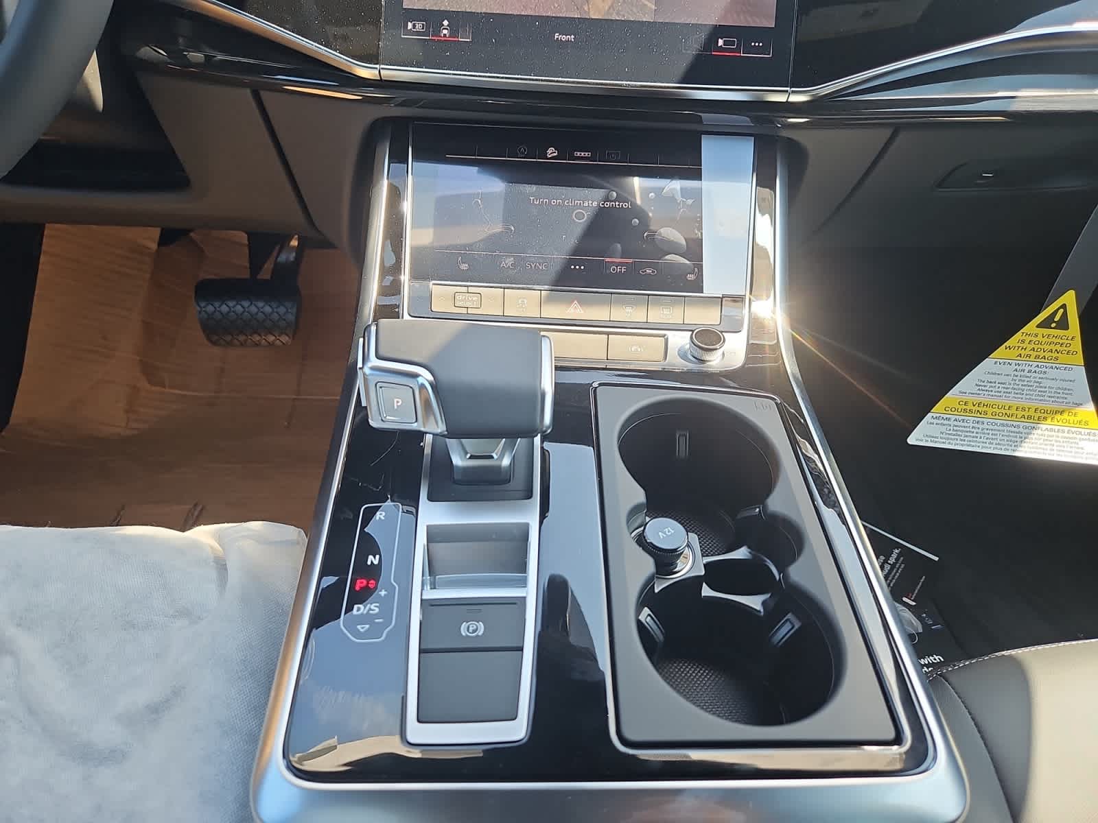 new 2025 Audi Q8 car, priced at $81,595