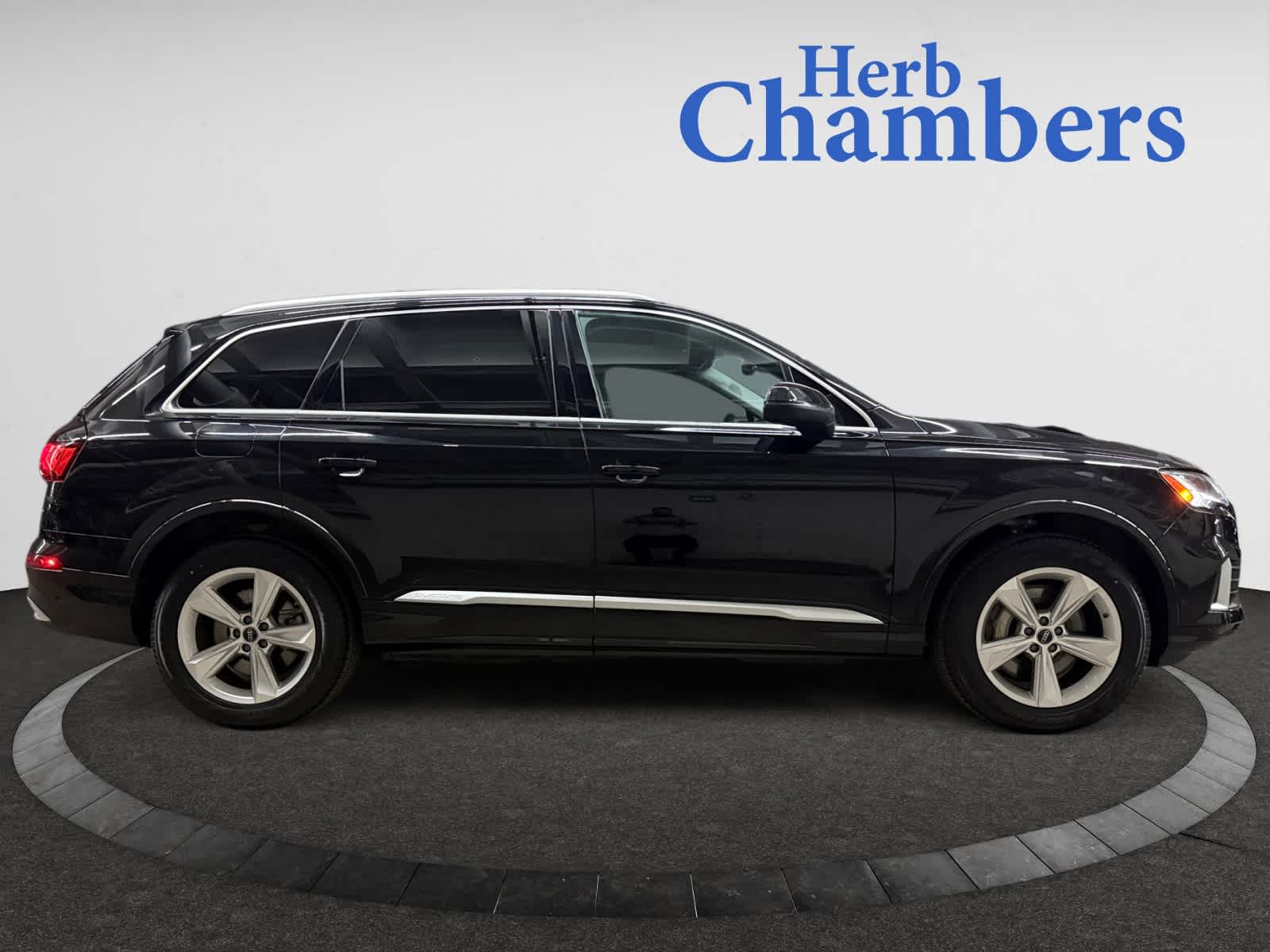 used 2024 Audi Q7 car, priced at $46,598