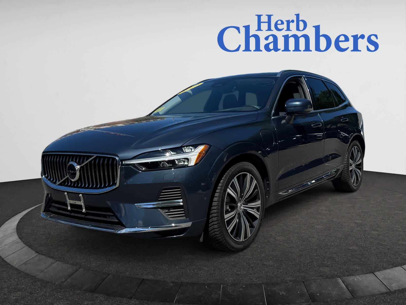 used 2022 Volvo XC60 Recharge Plug-In Hybrid car, priced at $43,998