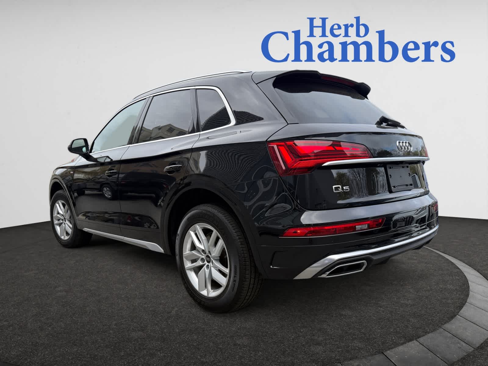 used 2024 Audi Q5 car, priced at $42,998