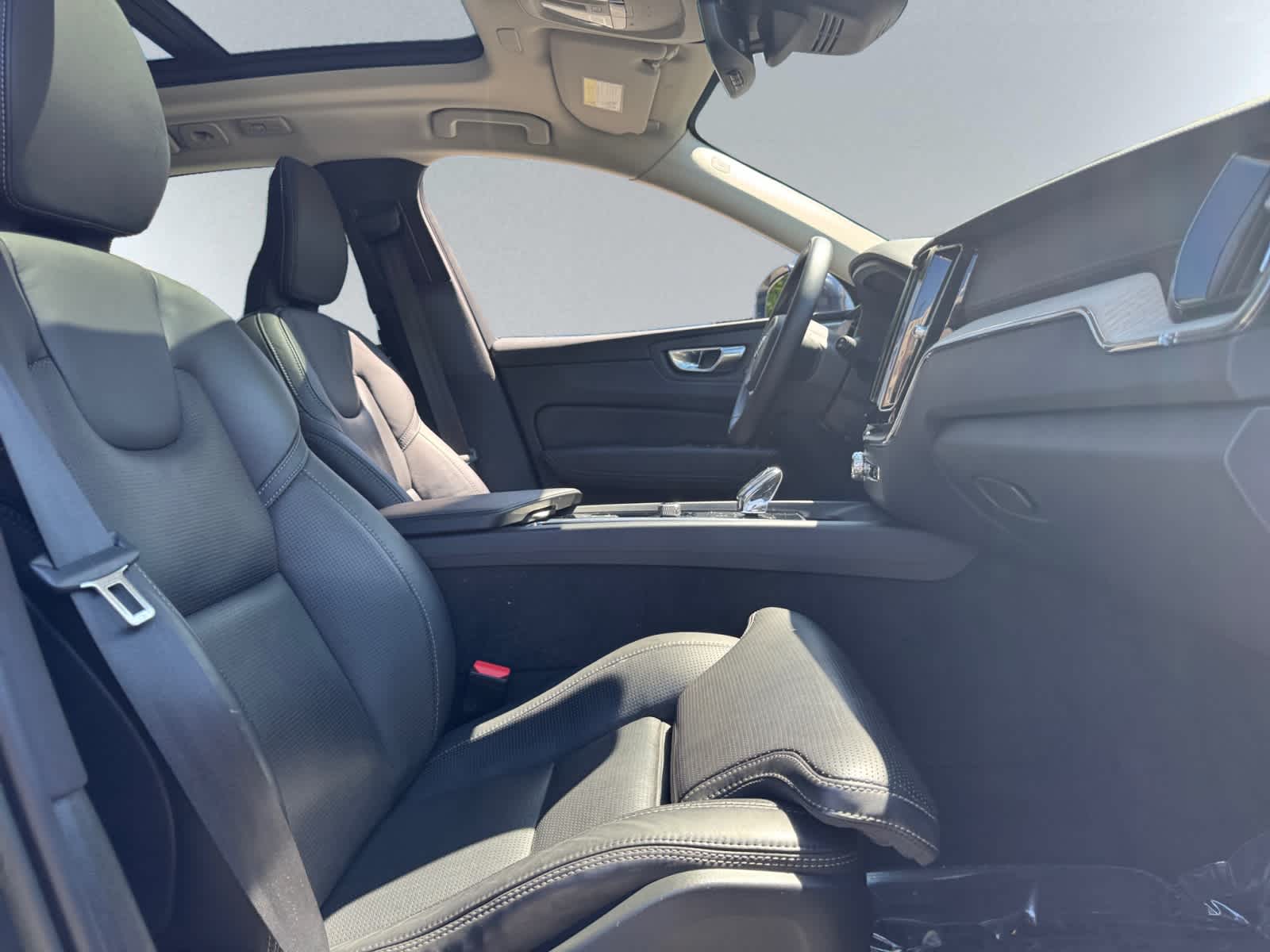 used 2022 Volvo XC60 Recharge Plug-In Hybrid car, priced at $43,998