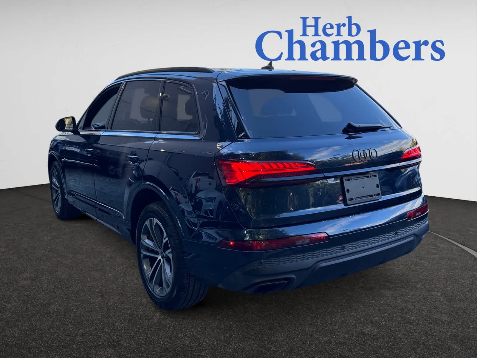 used 2025 Audi Q7 car, priced at $54,998