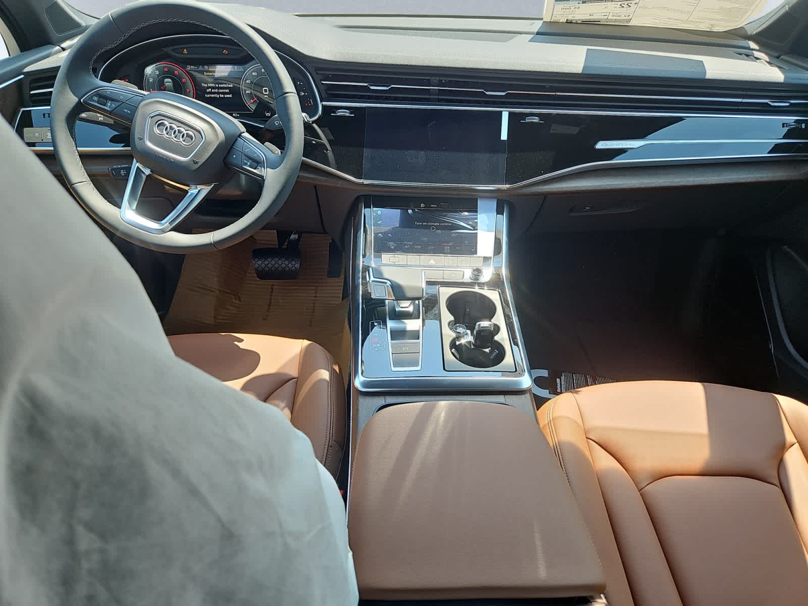 new 2025 Audi Q7 car, priced at $68,530