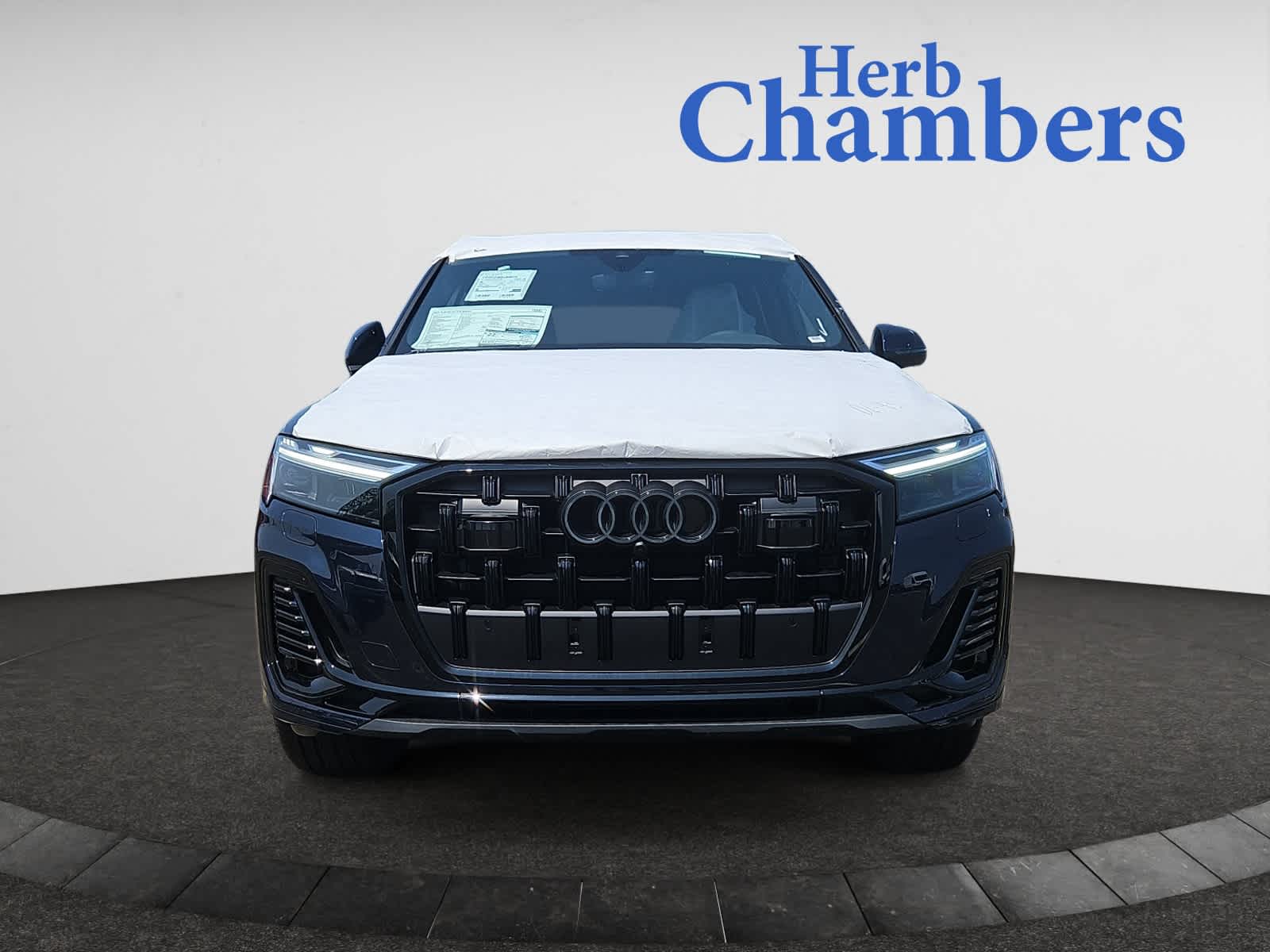 new 2025 Audi Q7 car, priced at $68,530