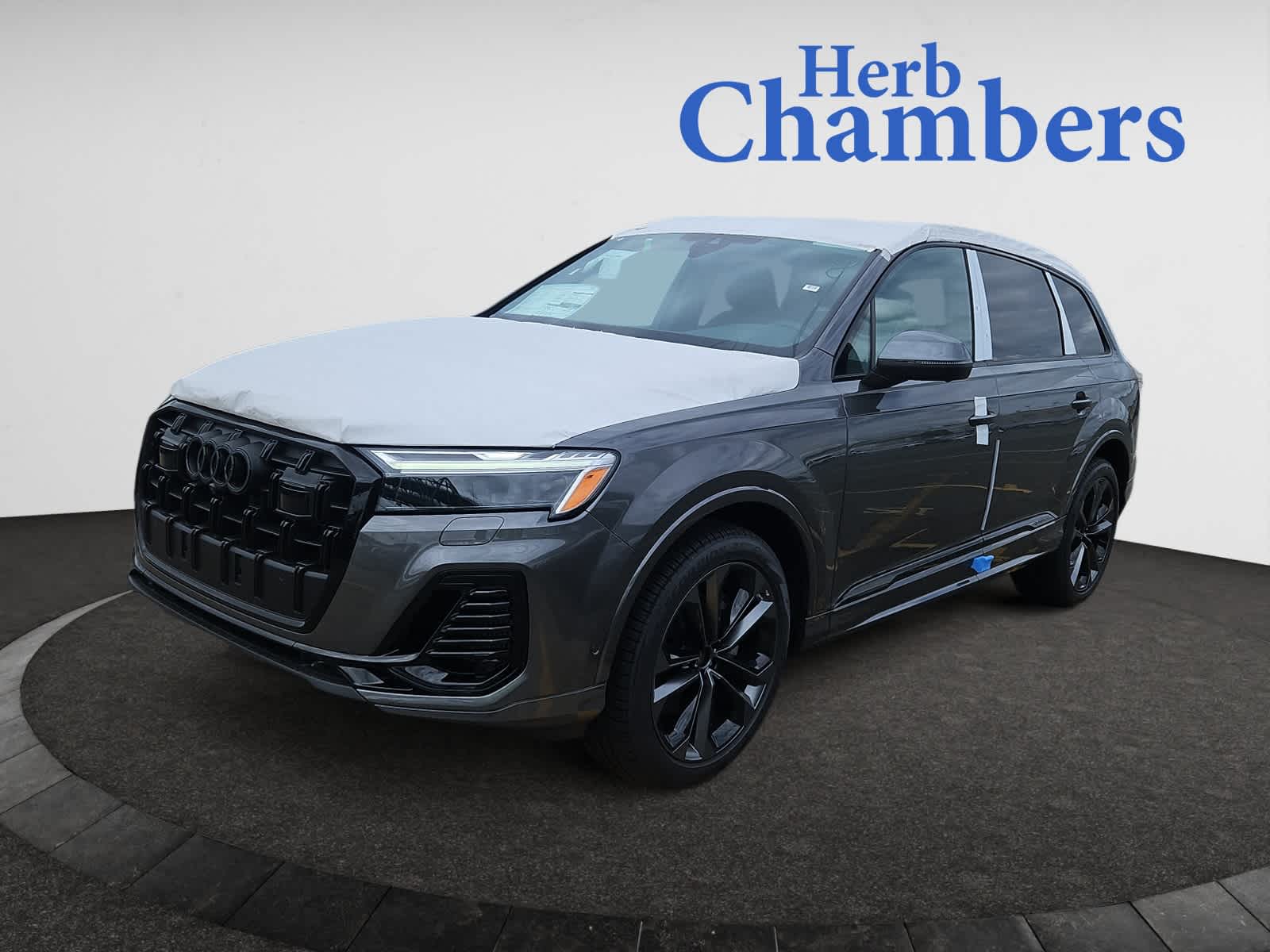 new 2025 Audi Q7 car, priced at $77,805