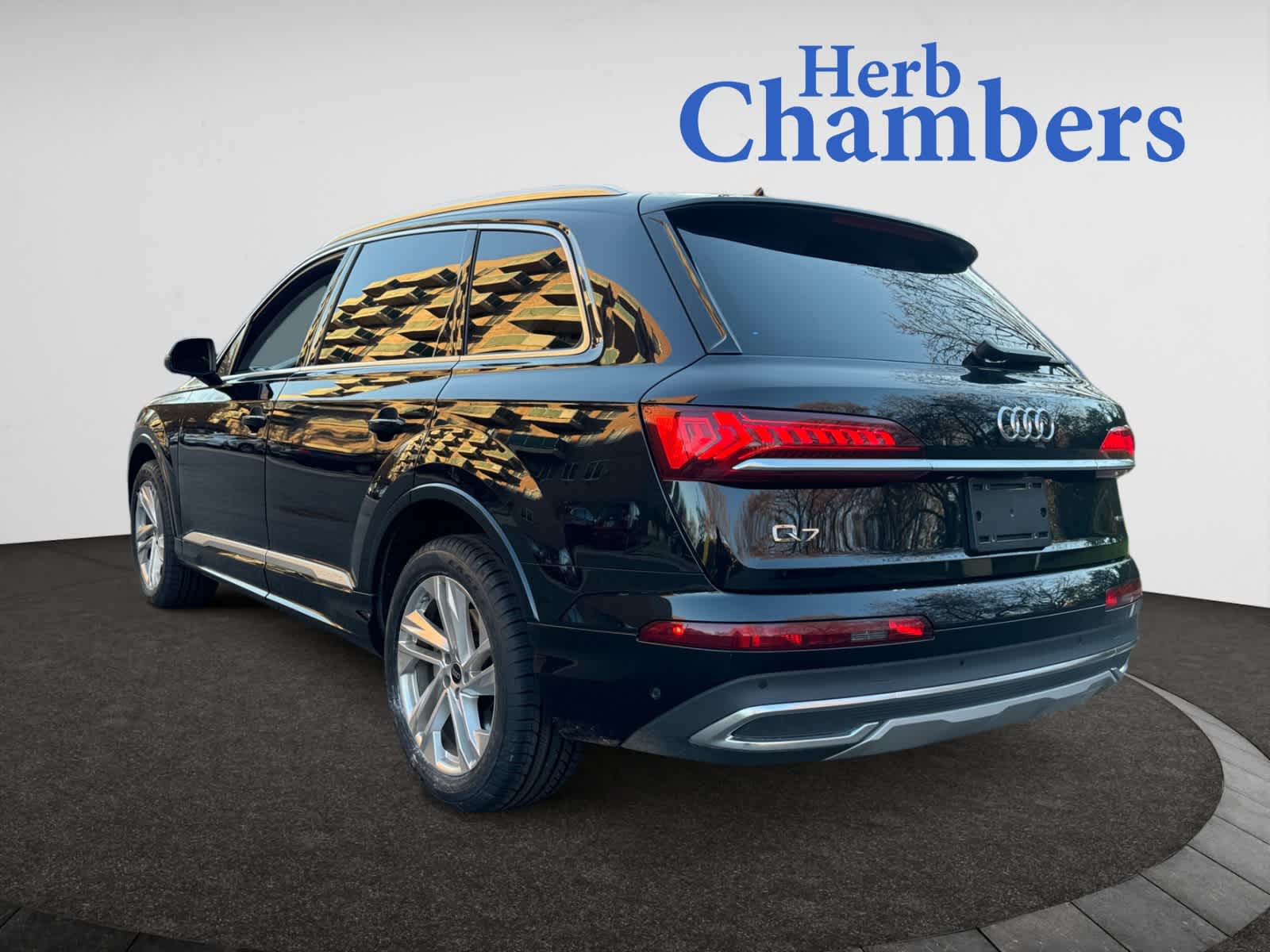 used 2024 Audi Q7 car, priced at $50,998