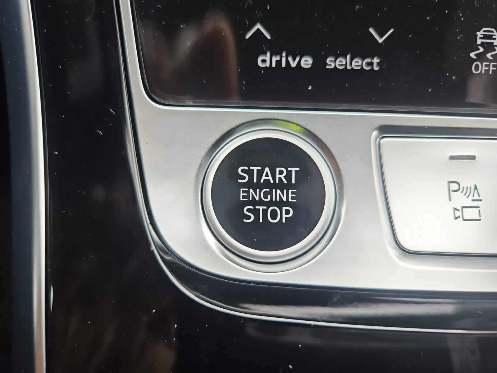 new 2025 Audi Q7 car, priced at $77,805