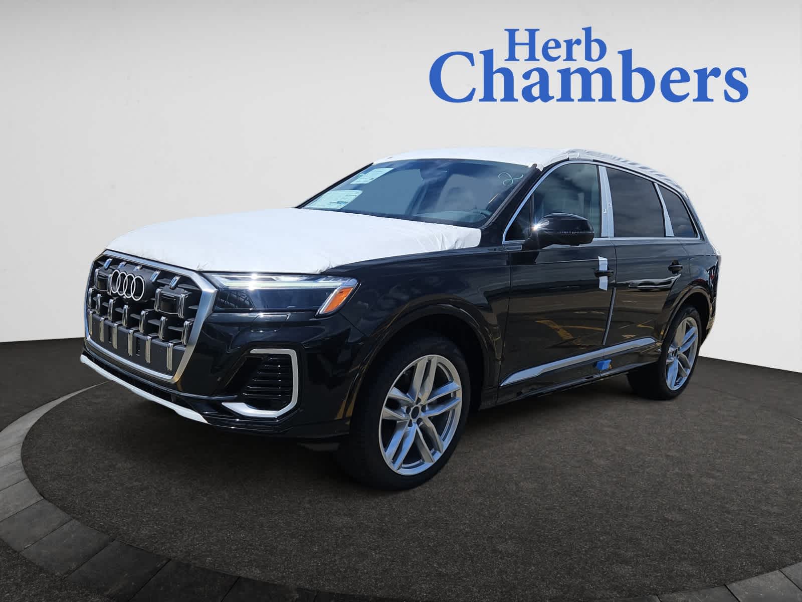 new 2025 Audi Q7 car, priced at $76,705