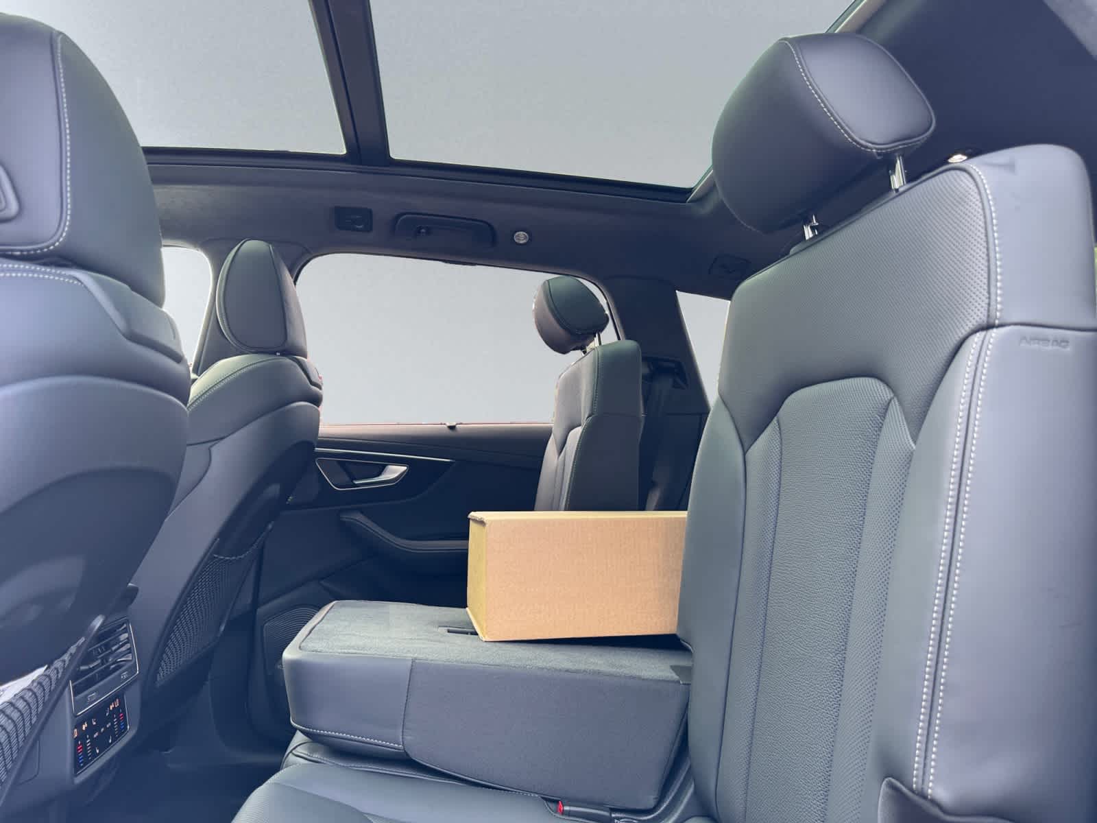 new 2025 Audi Q7 car, priced at $95,415