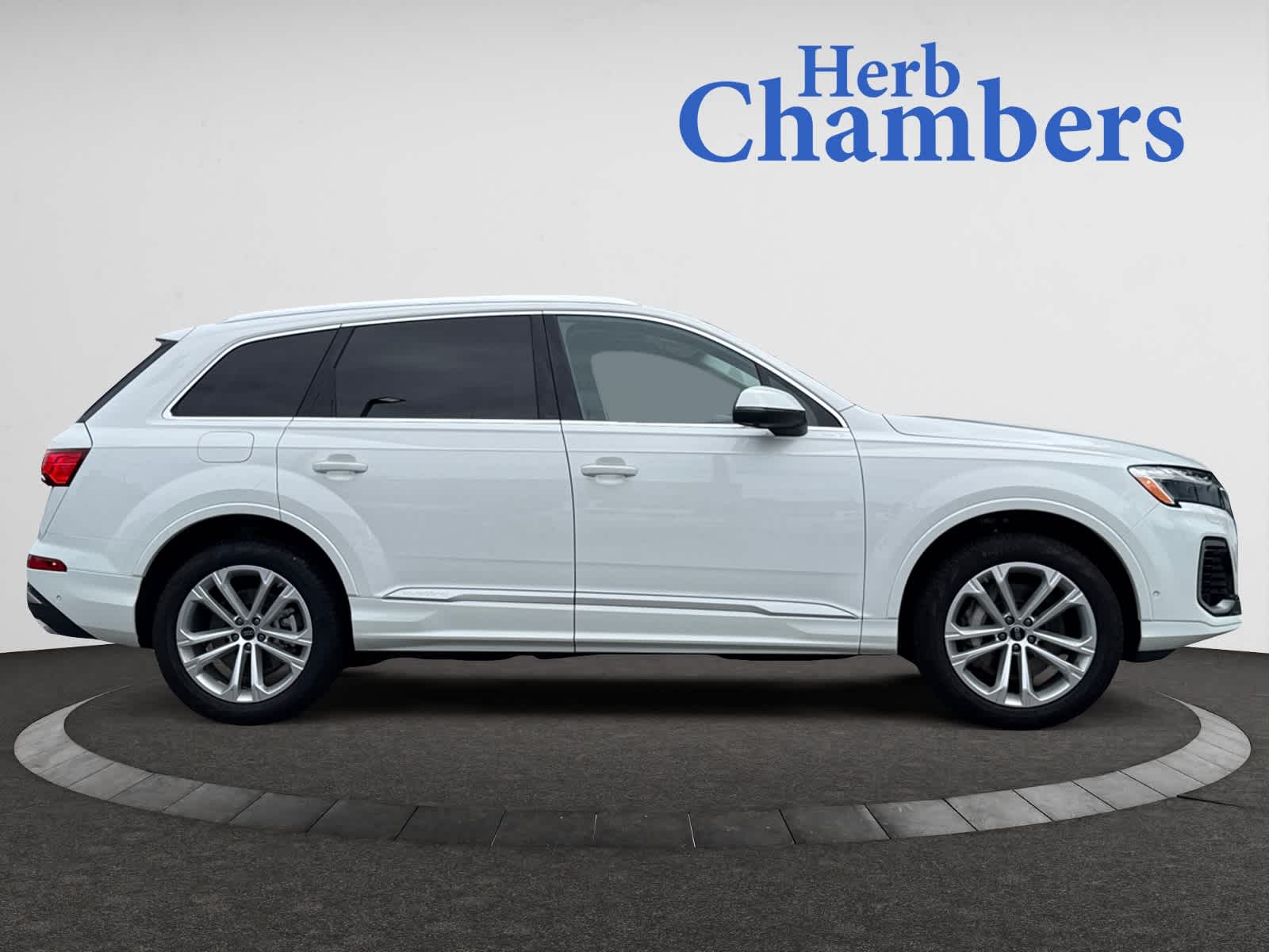 used 2025 Audi Q7 car, priced at $53,598
