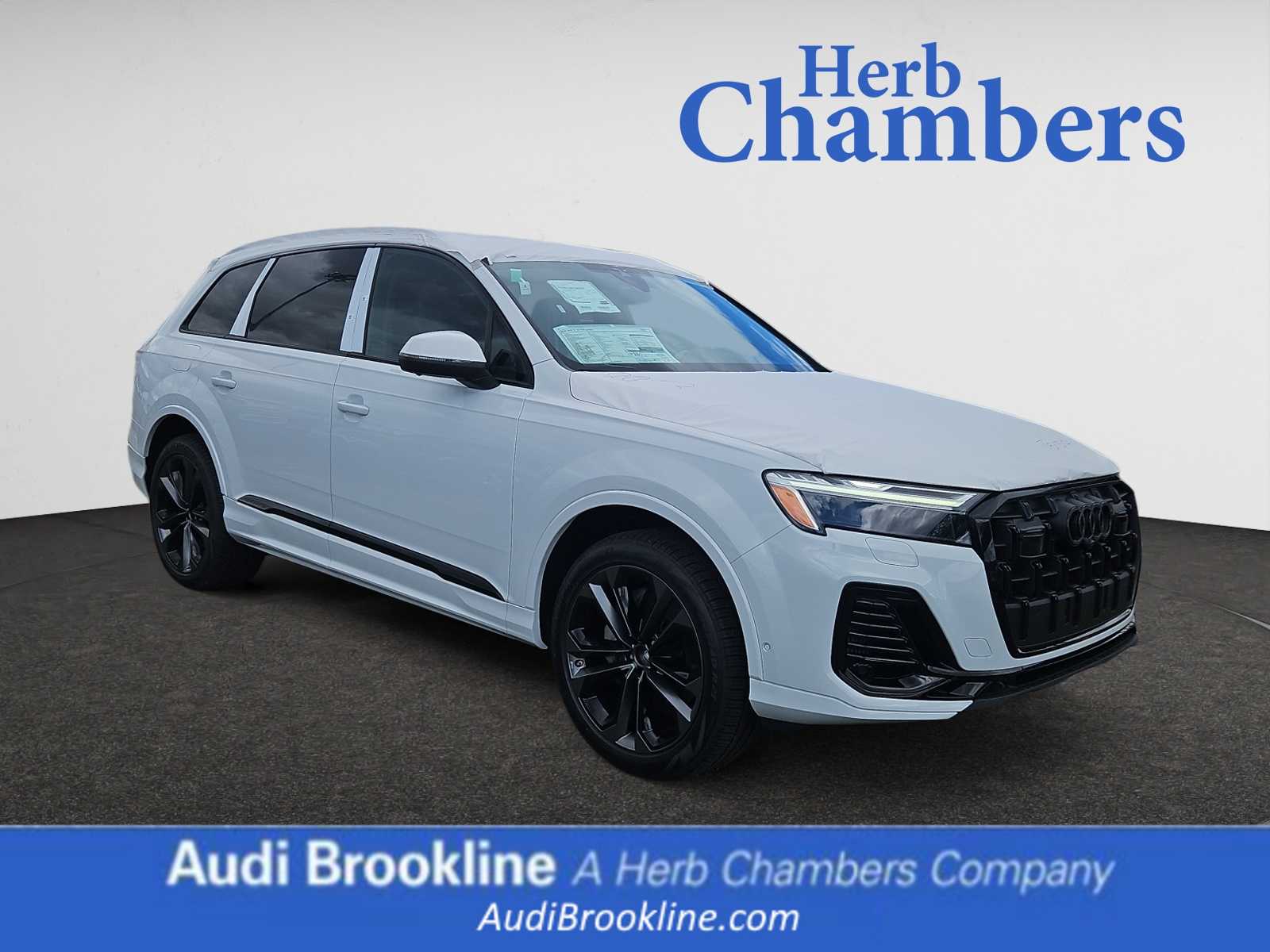 new 2025 Audi Q7 car, priced at $77,805
