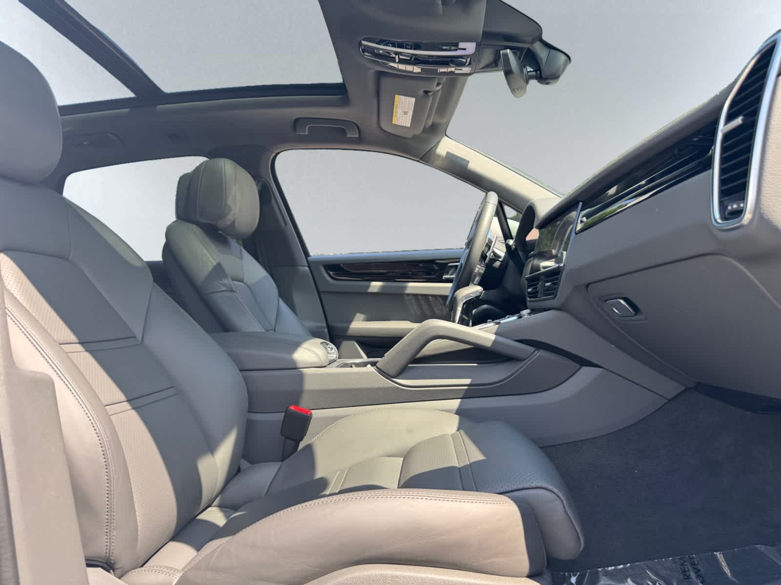 used 2021 Porsche Cayenne car, priced at $43,998