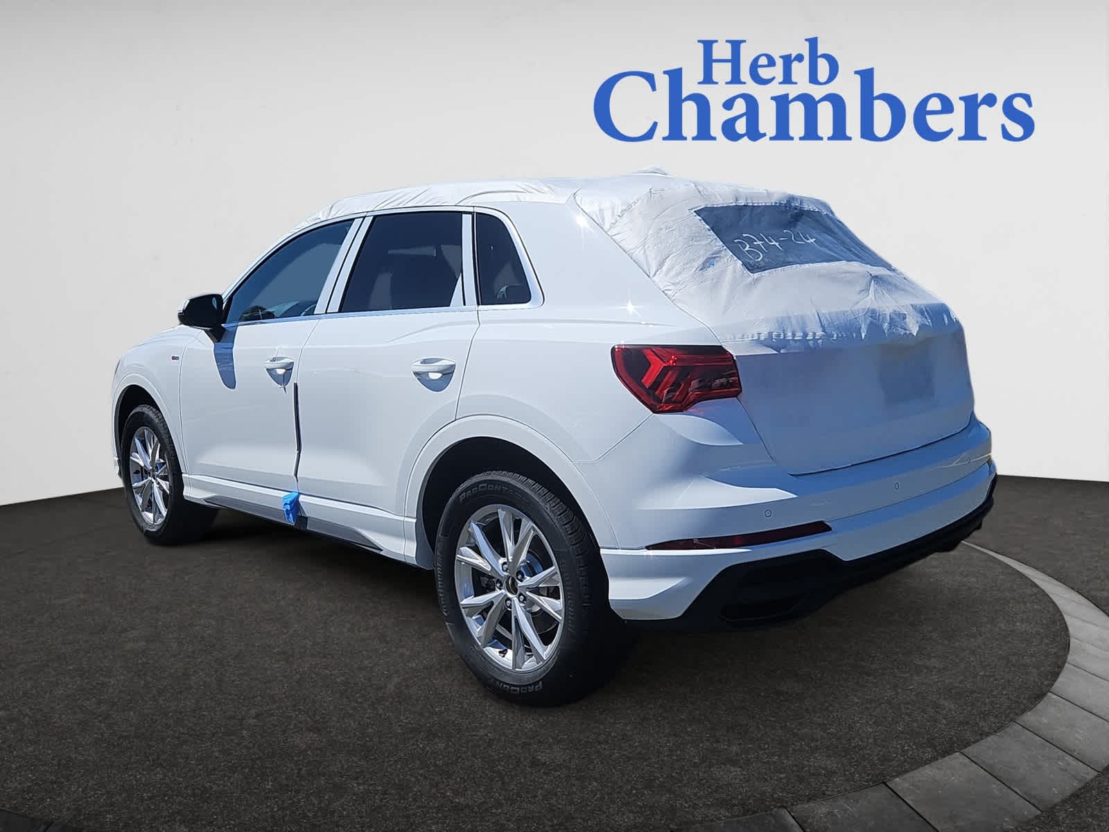 new 2025 Audi Q3 car, priced at $43,595