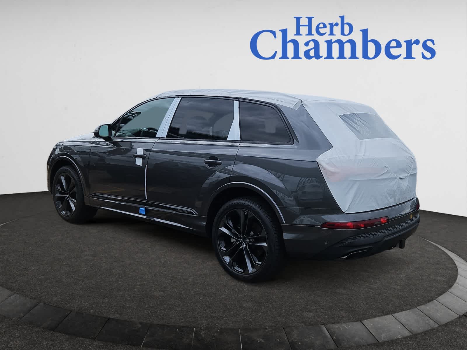 new 2025 Audi Q7 car, priced at $77,805