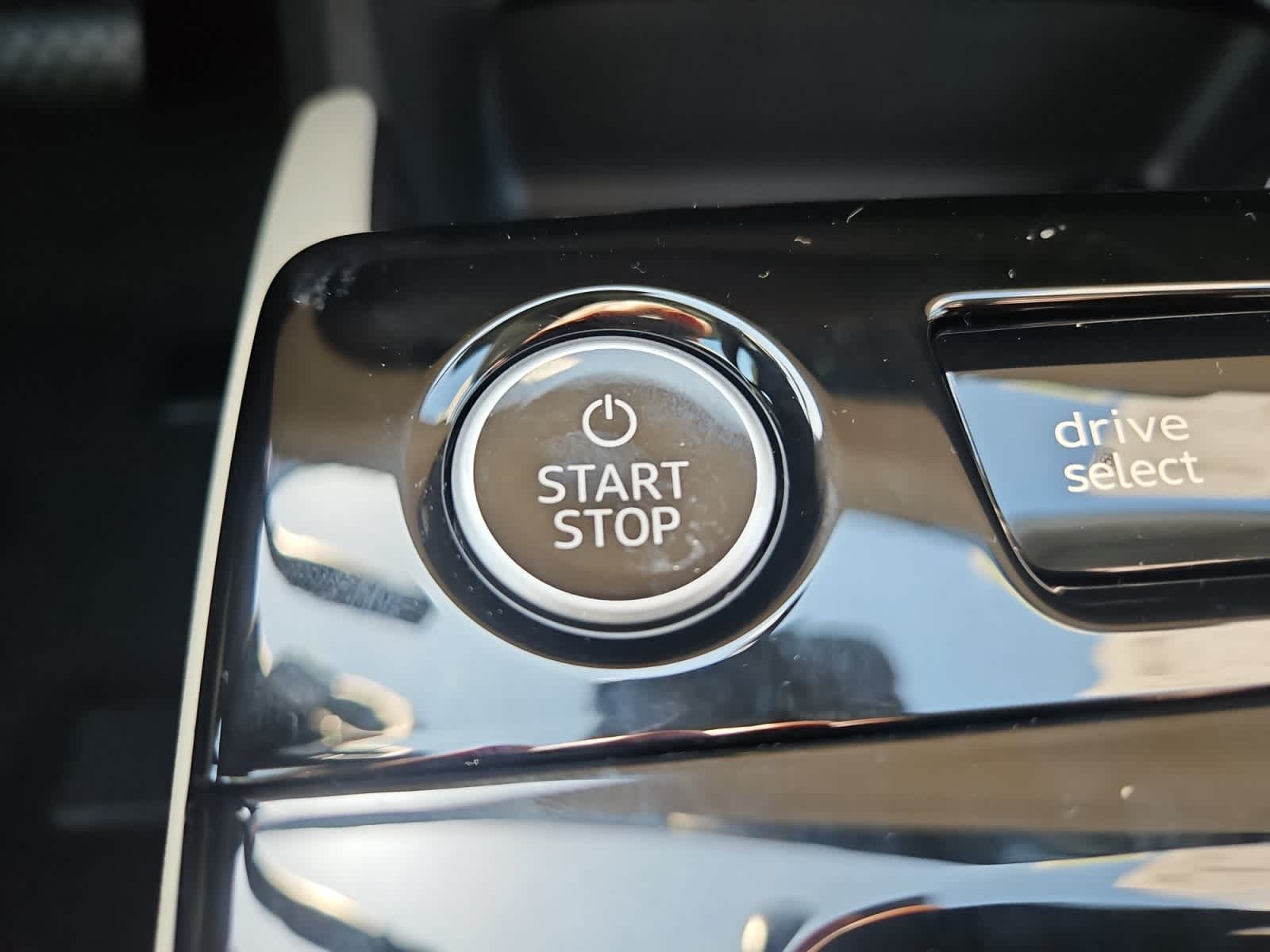 new 2025 Audi Q6 e-tron car, priced at $76,880