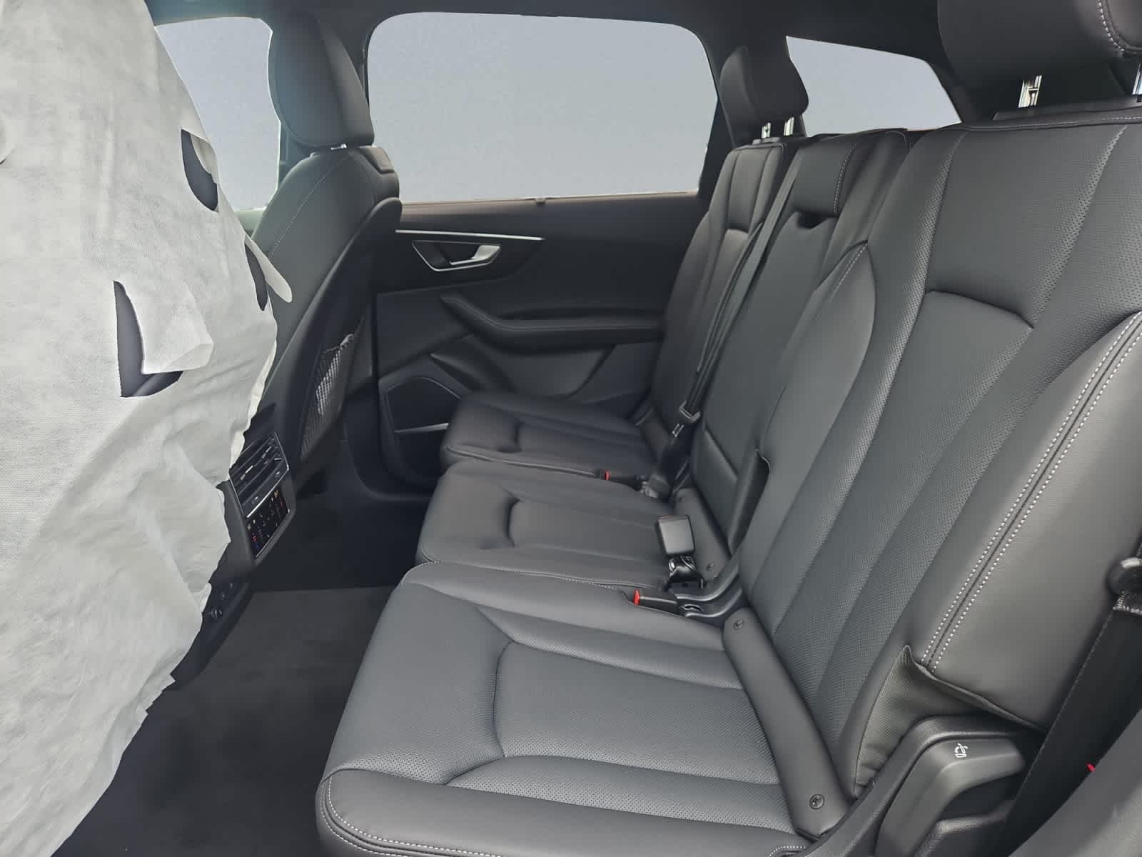 new 2025 Audi Q7 car, priced at $77,805