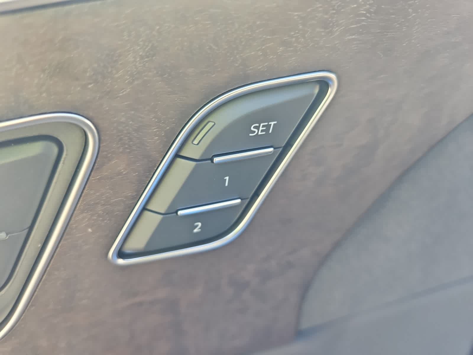 new 2025 Audi Q7 car, priced at $77,435