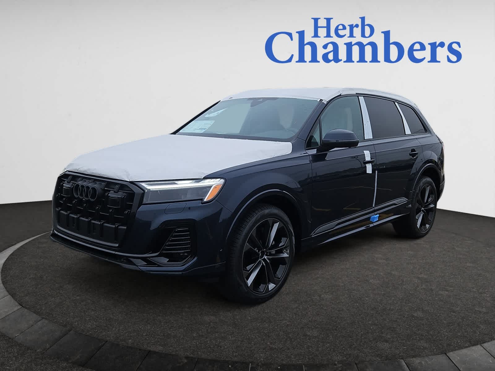 new 2025 Audi Q7 car, priced at $77,805