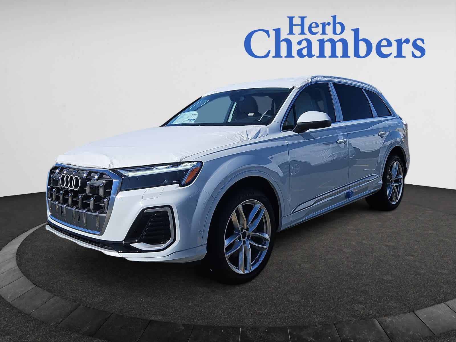 new 2025 Audi Q7 car, priced at $76,990