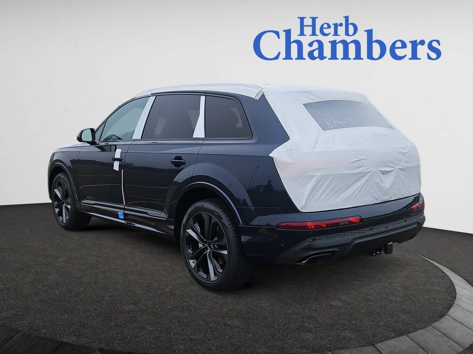 new 2025 Audi Q7 car, priced at $77,805