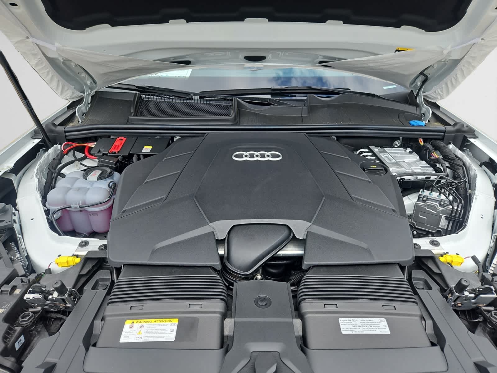new 2025 Audi Q7 car, priced at $76,575