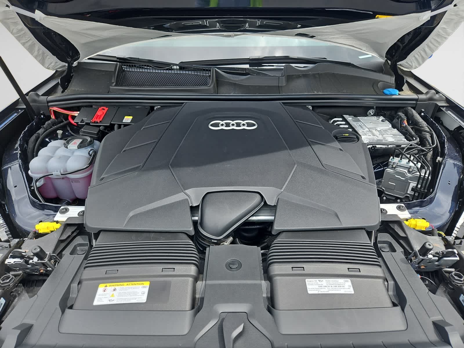 new 2025 Audi Q7 car, priced at $76,335