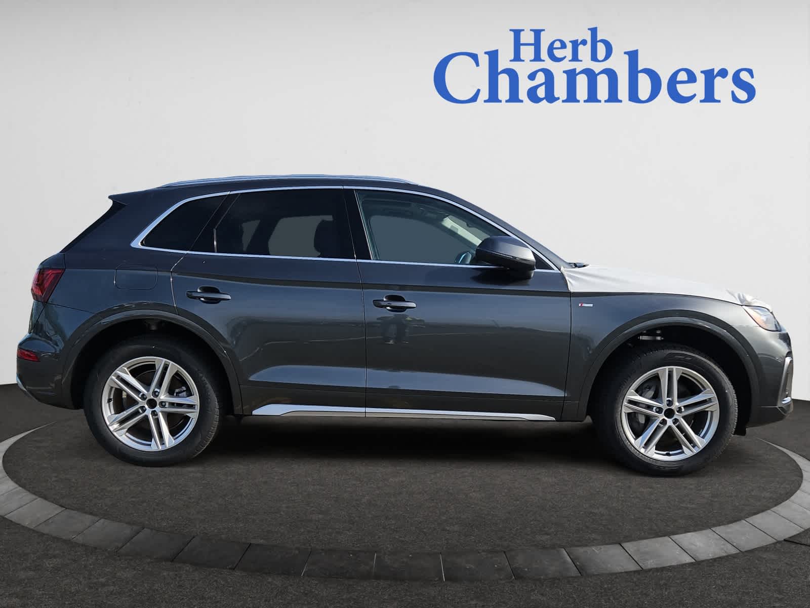 new 2025 Audi Q5 e car, priced at $66,035