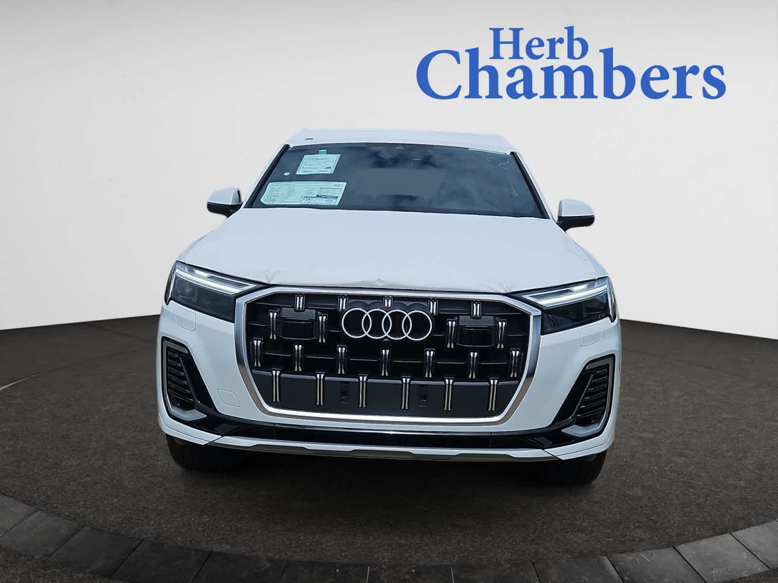 new 2025 Audi Q7 car, priced at $76,575