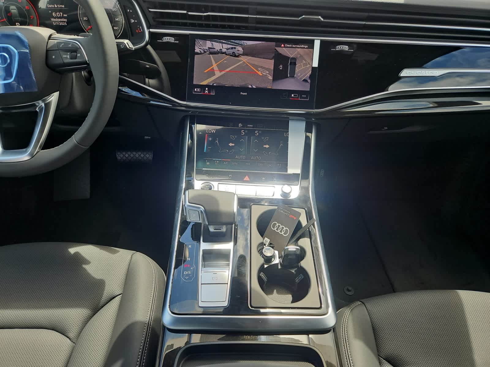 new 2025 Audi Q7 car, priced at $76,705