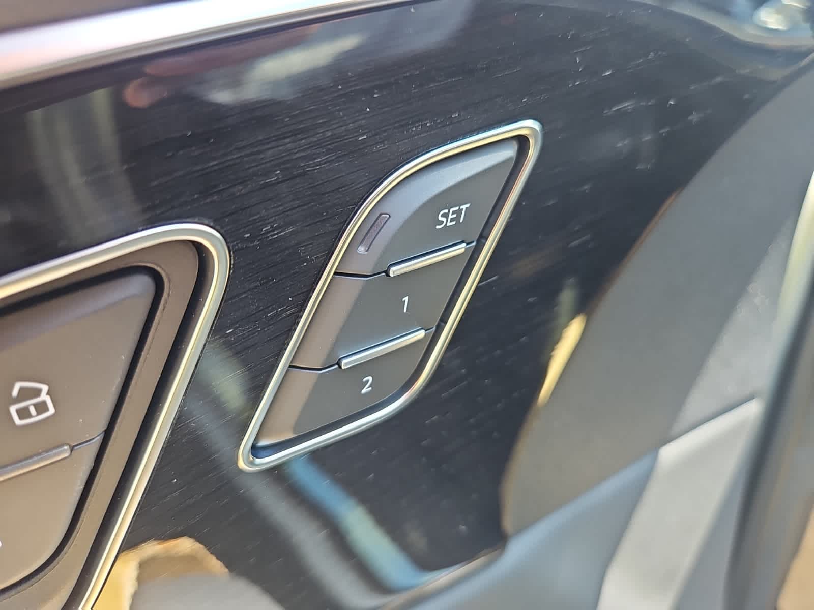 new 2025 Audi Q8 car, priced at $81,595