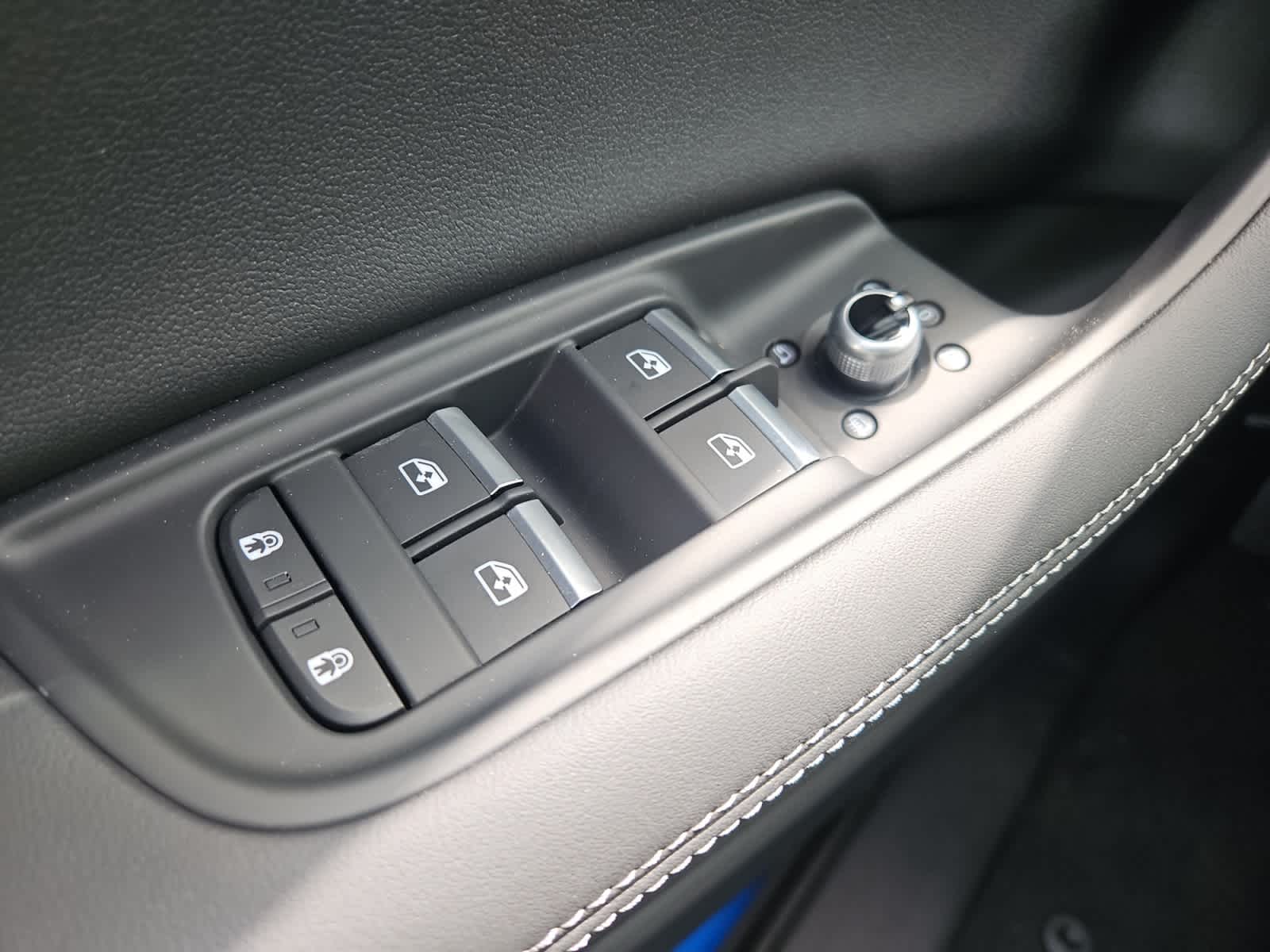 new 2025 Audi Q7 car, priced at $76,705