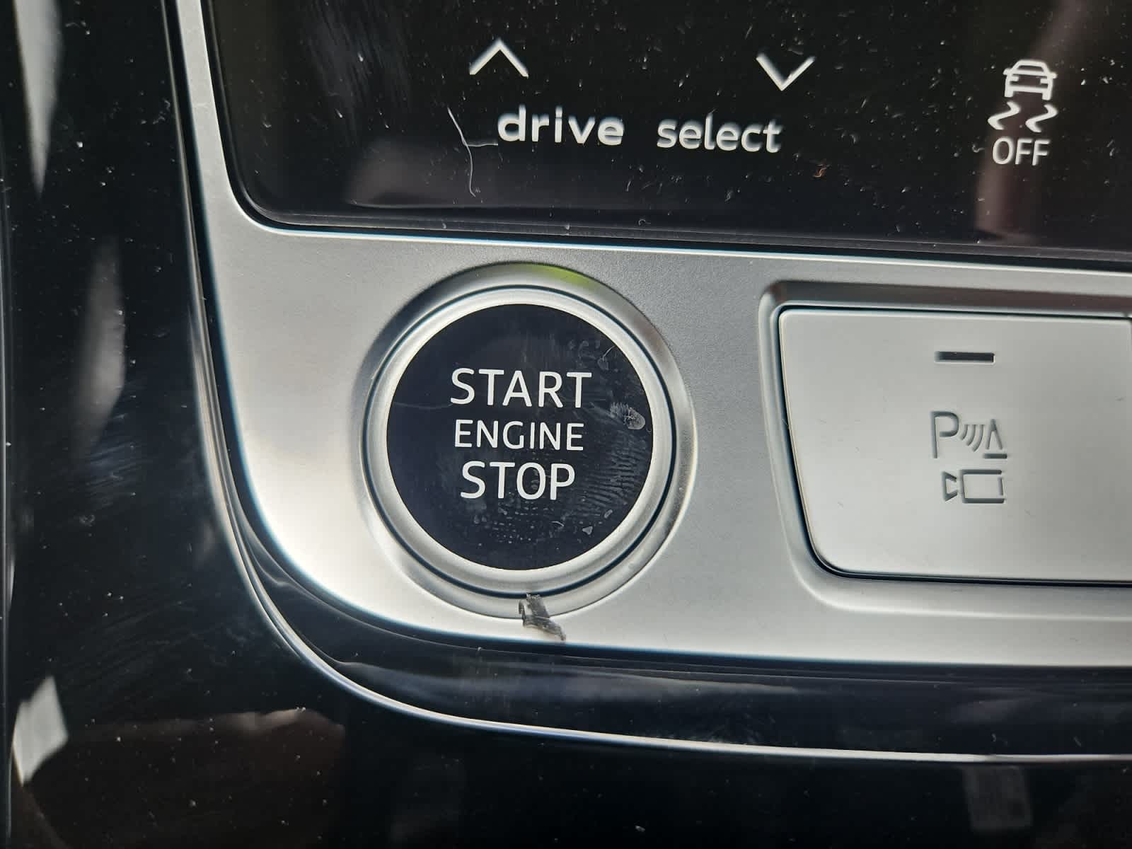 new 2025 Audi Q7 car, priced at $76,335