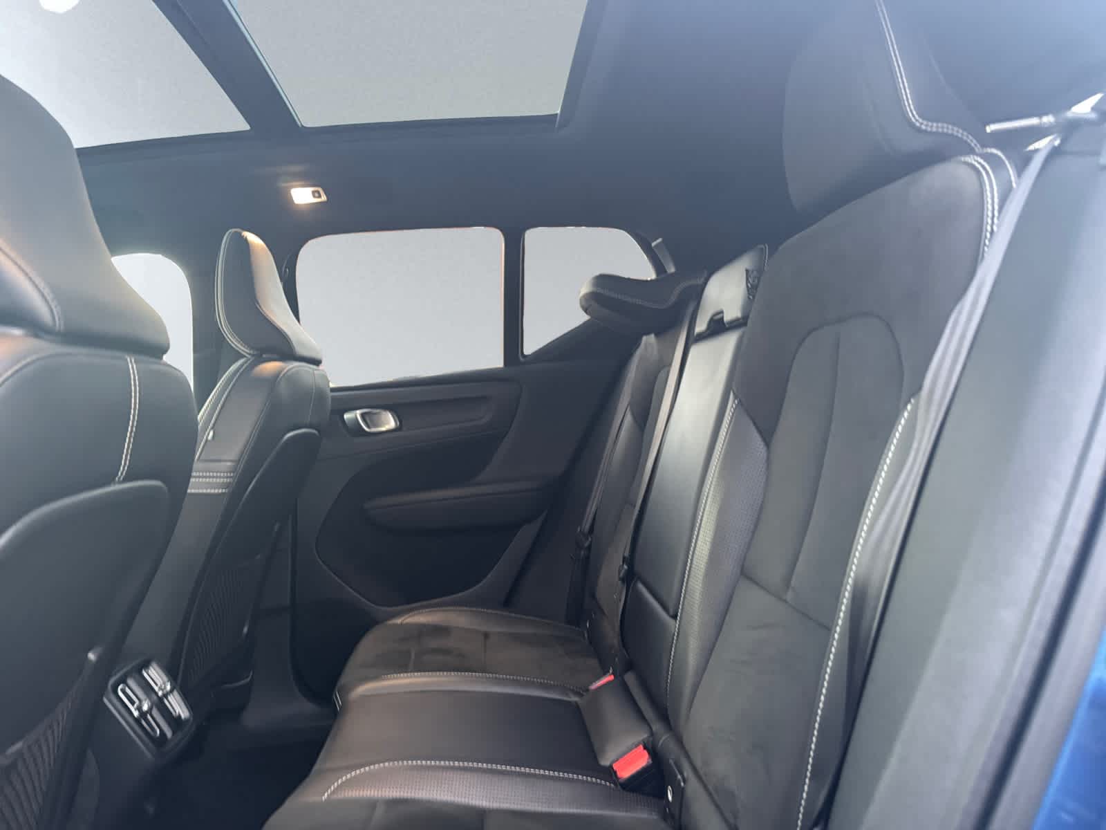 used 2019 Volvo XC40 car, priced at $22,998