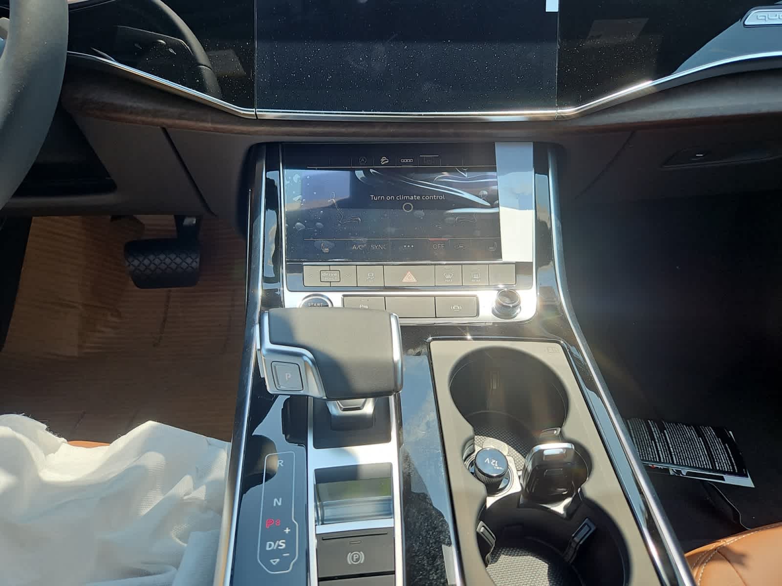 new 2025 Audi Q7 car, priced at $68,530