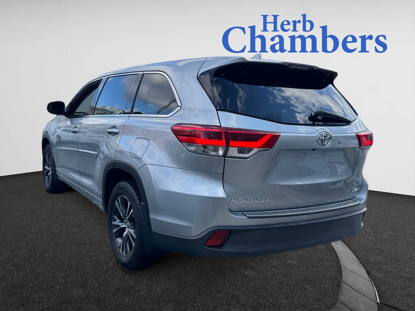 used 2018 Toyota Highlander car, priced at $24,998