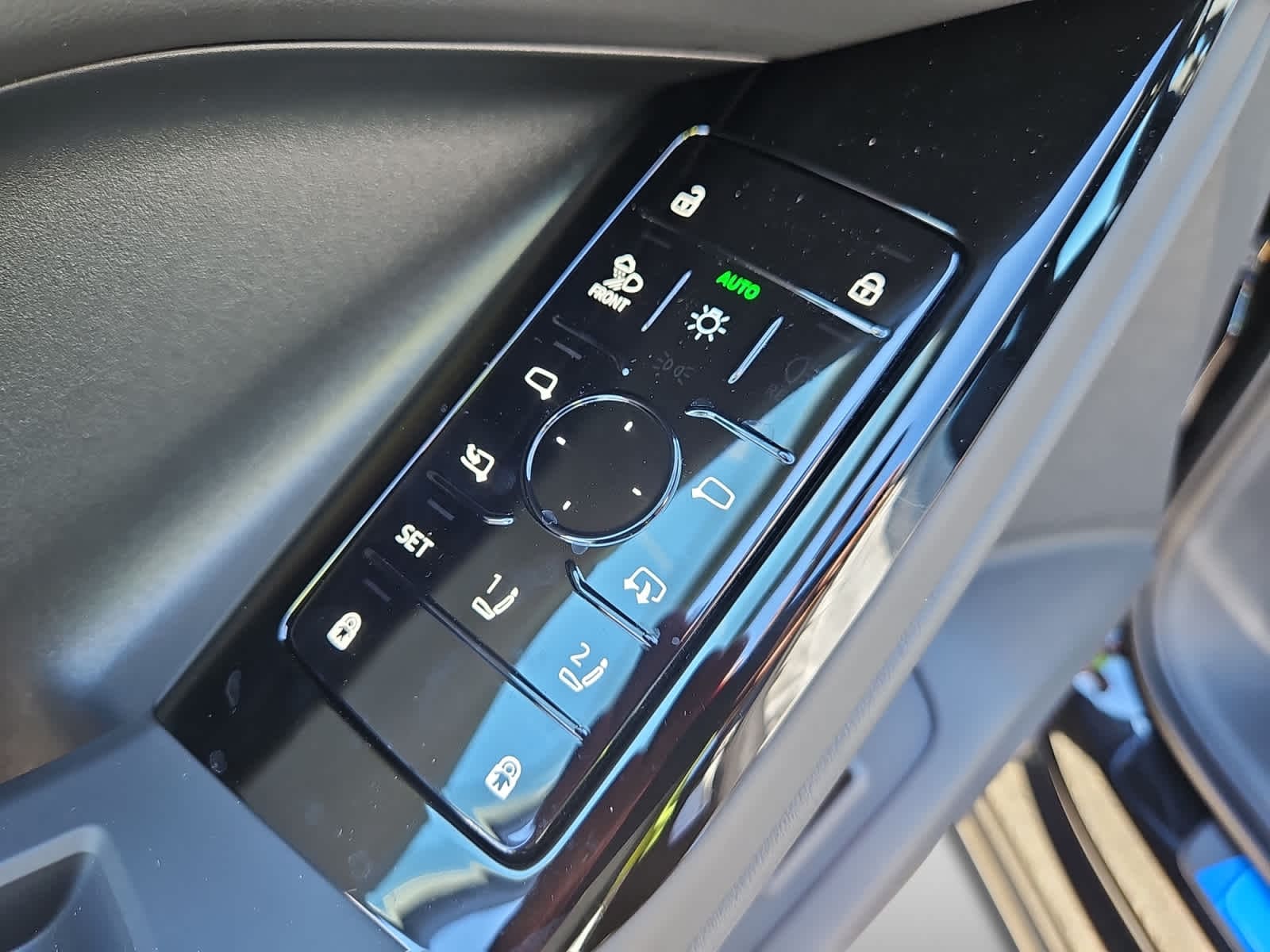 new 2025 Audi SQ6 e-tron car, priced at $83,025