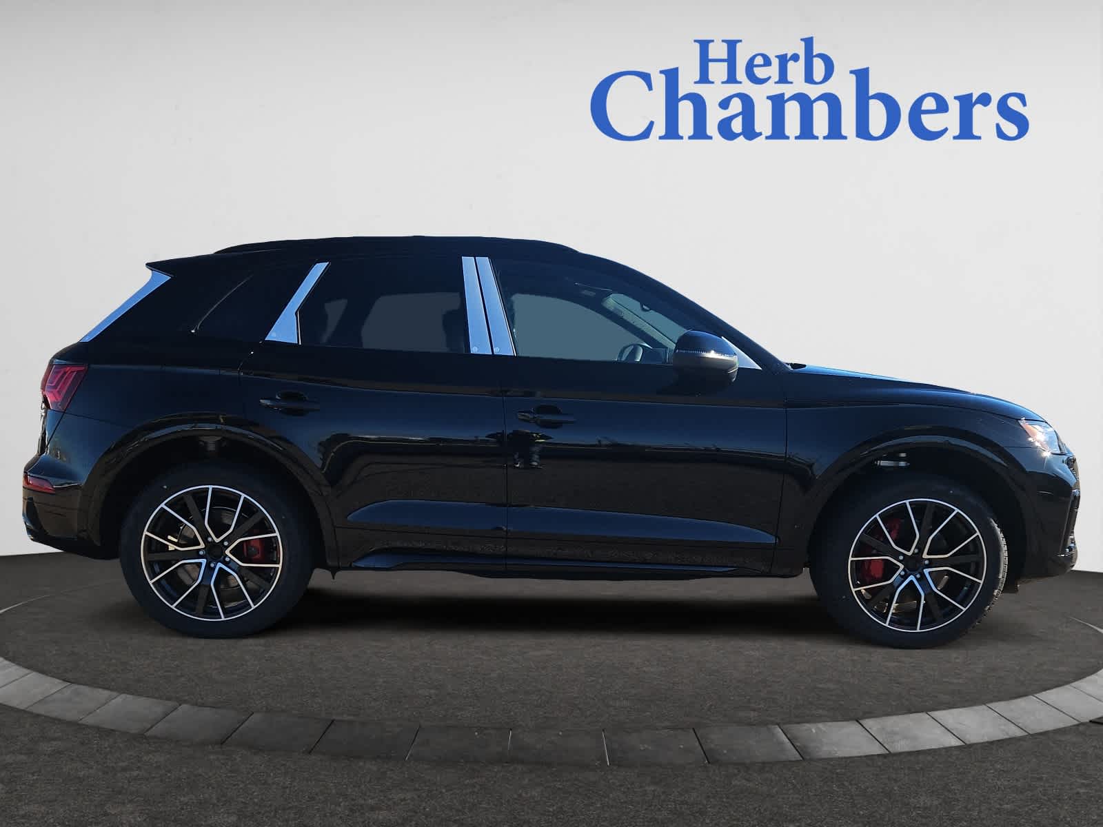 new 2025 Audi SQ5 car, priced at $70,270