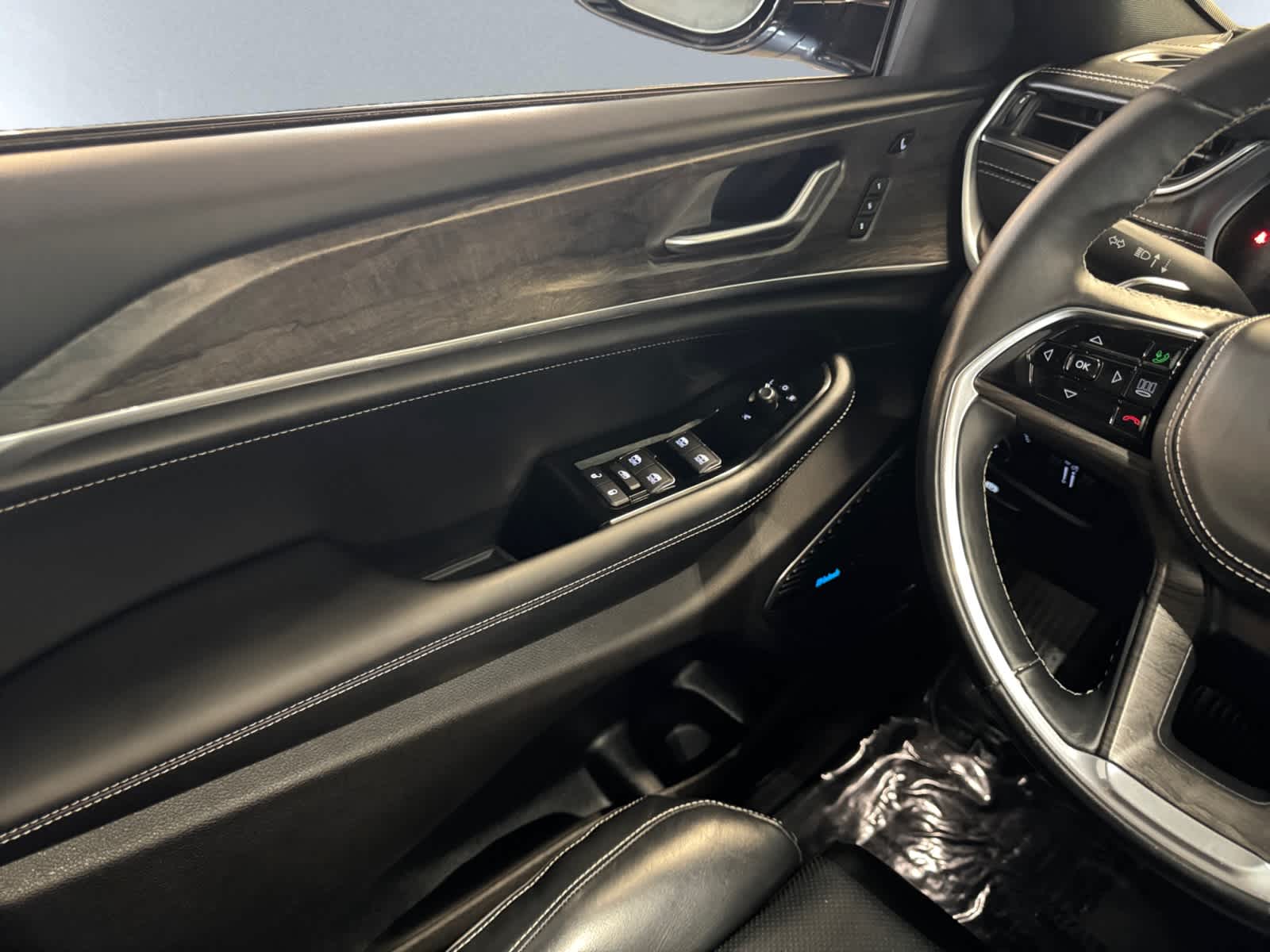 used 2021 Jeep Grand Cherokee L car, priced at $29,998