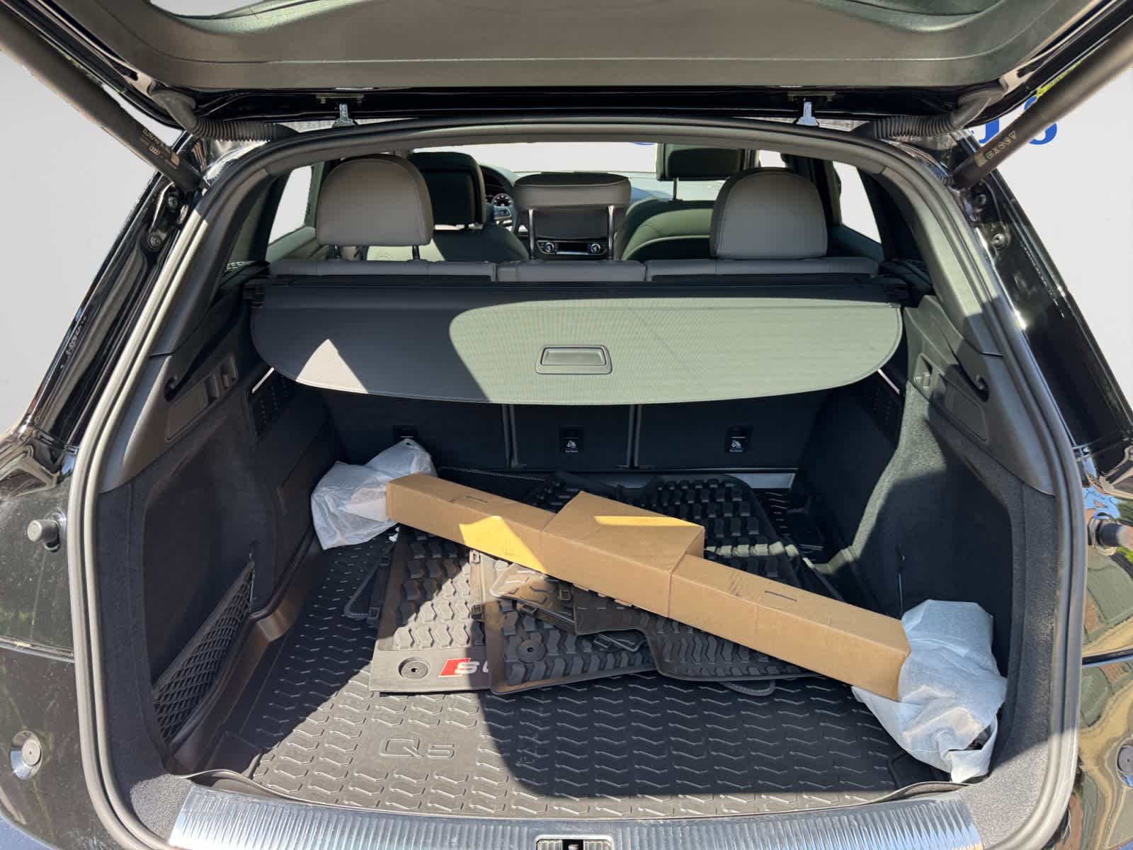 used 2022 Audi SQ5 car, priced at $47,998