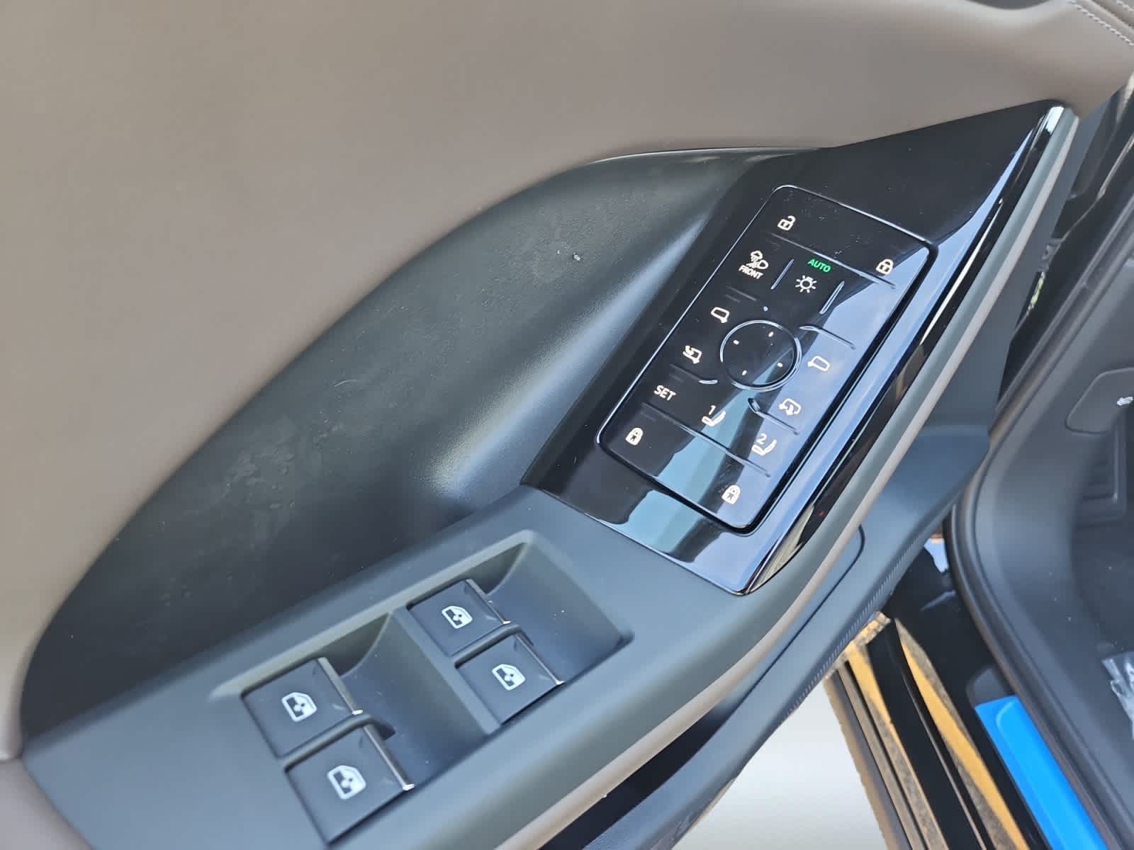 new 2025 Audi Q6 e-tron car, priced at $74,450