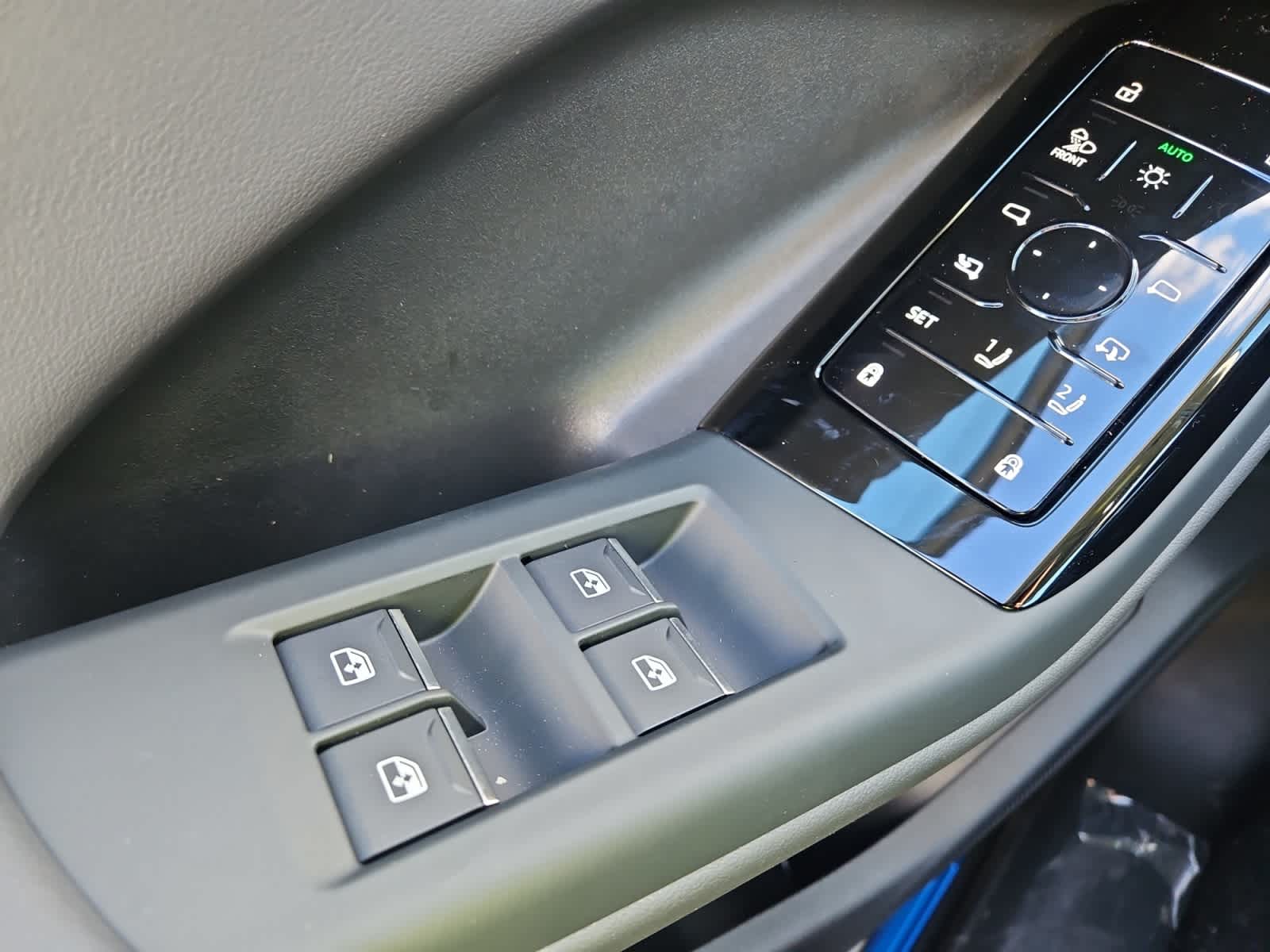 new 2025 Audi Q6 e-tron car, priced at $76,350