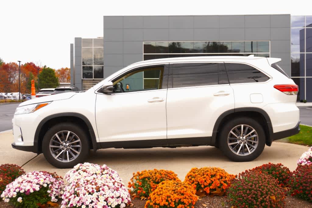 used 2019 Toyota Highlander car, priced at $25,998