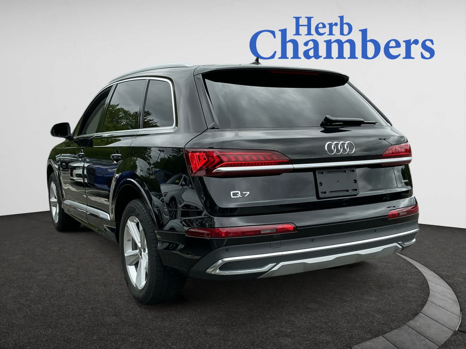 used 2023 Audi Q7 car, priced at $45,998