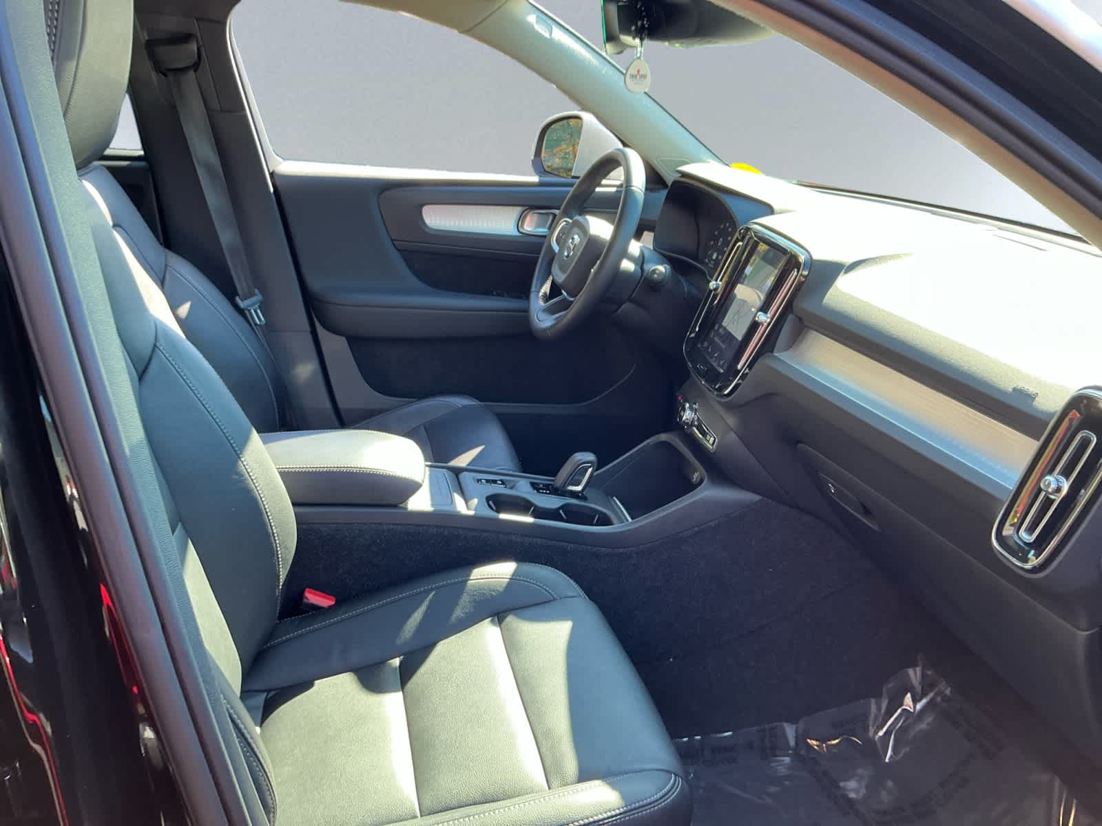 used 2019 Volvo XC40 car, priced at $24,999