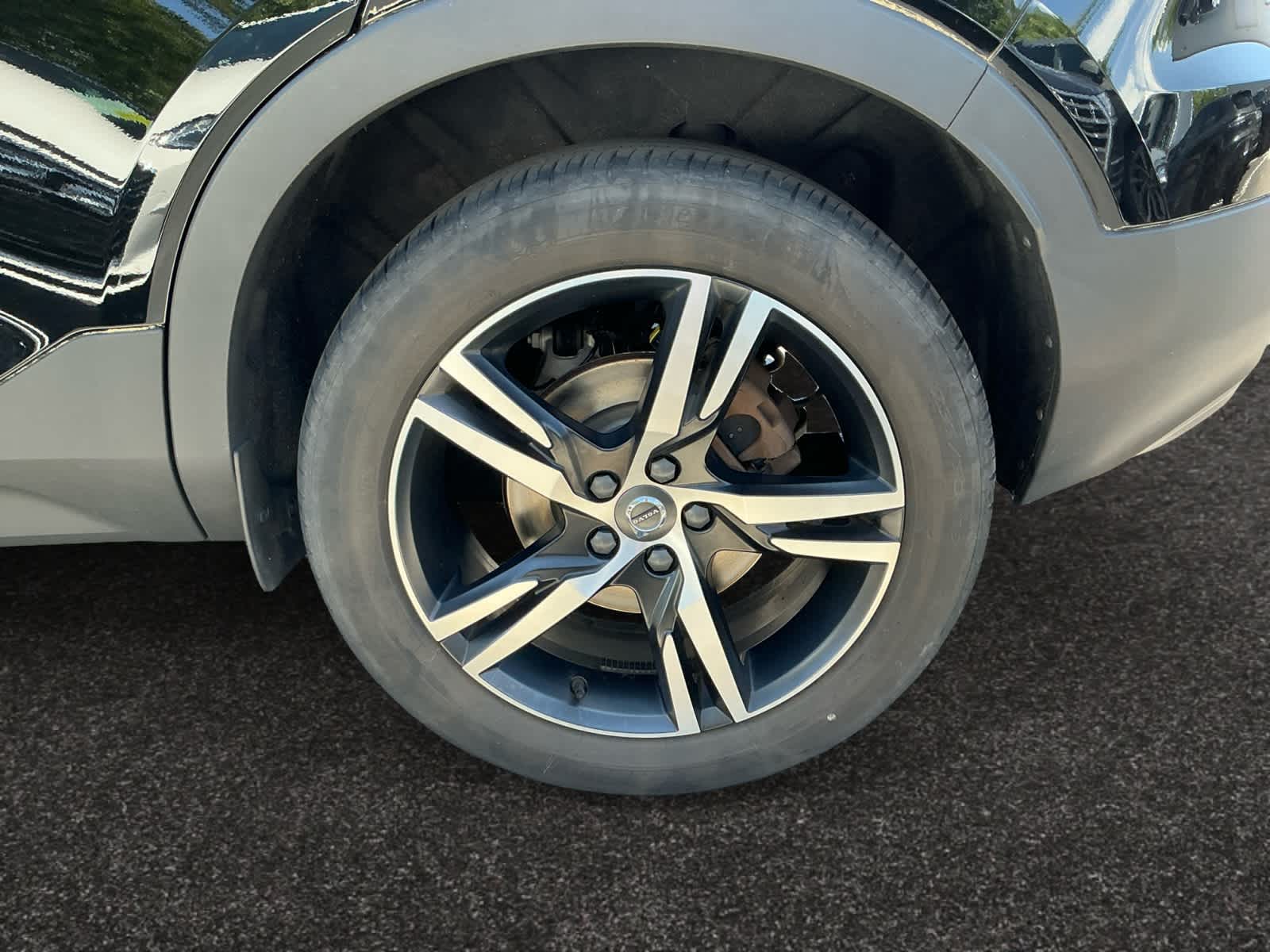 used 2021 Volvo XC40 car, priced at $28,998